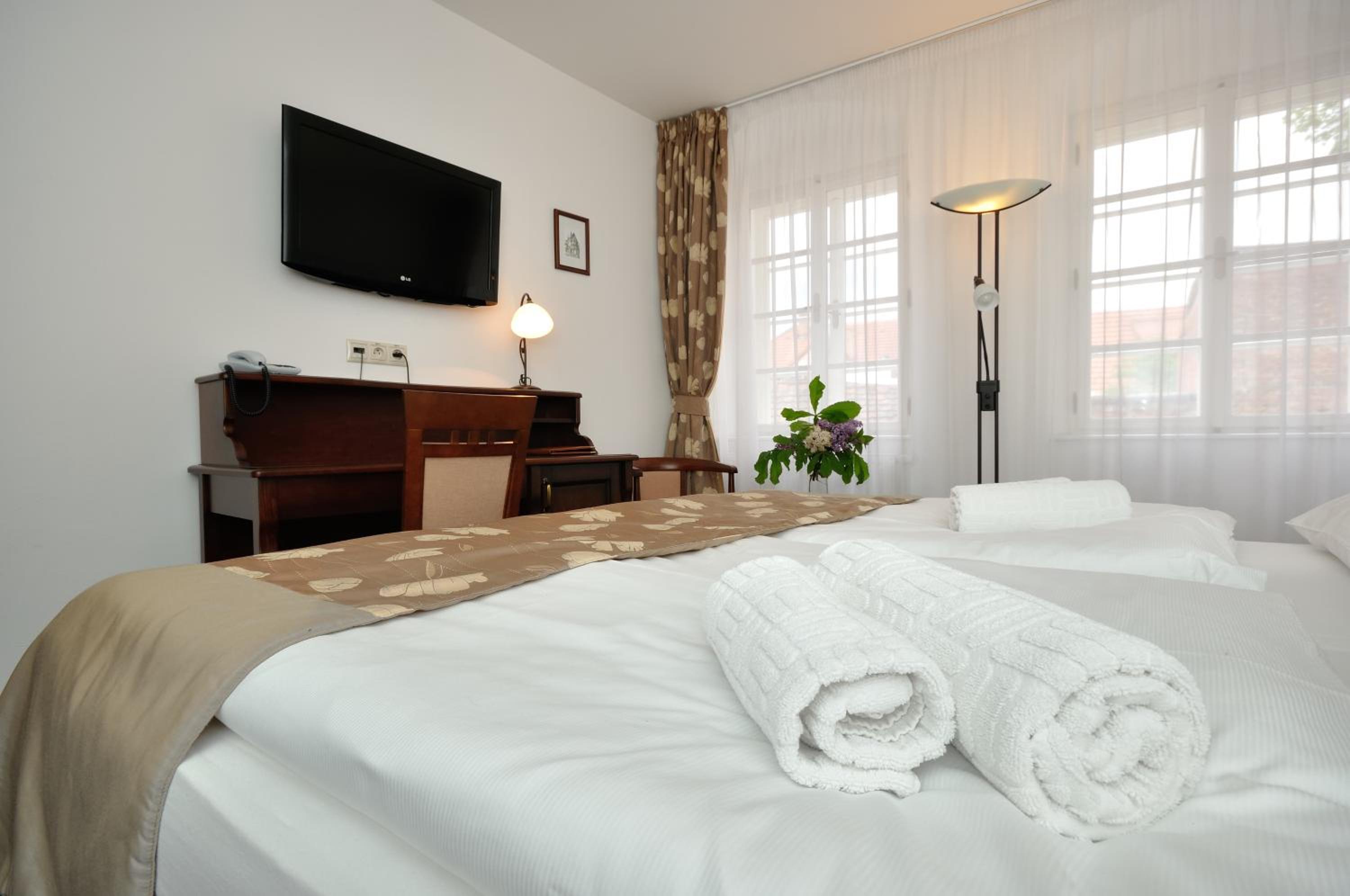 Double Room - Photo 17