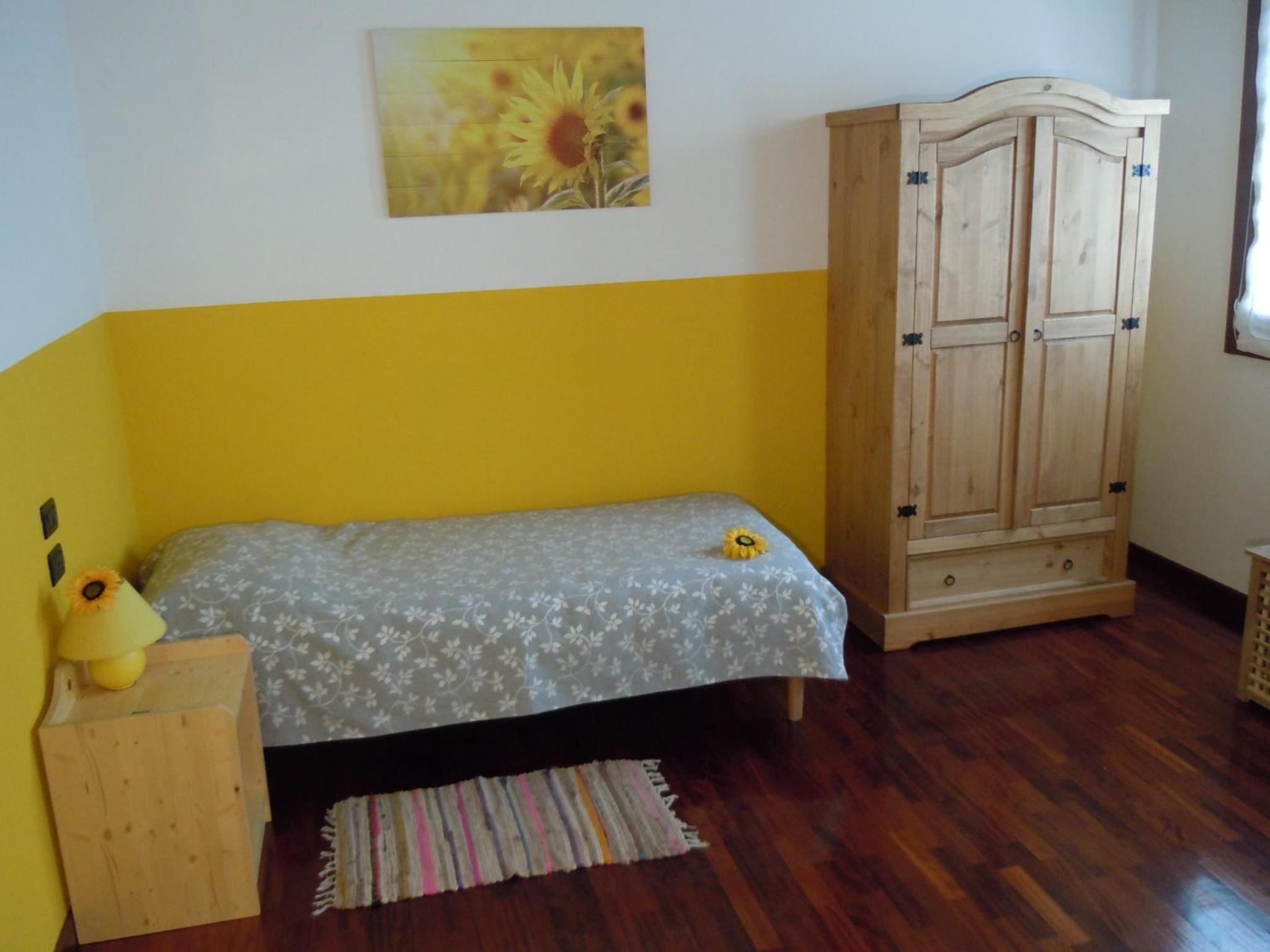 Twin Room with Private External Bathroom - Photo 4