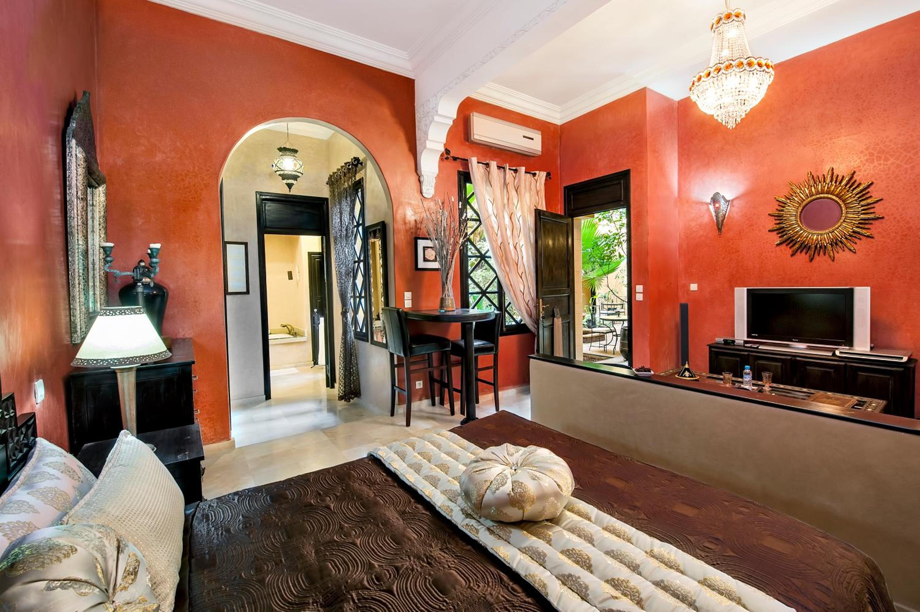 Suite - Photo 7