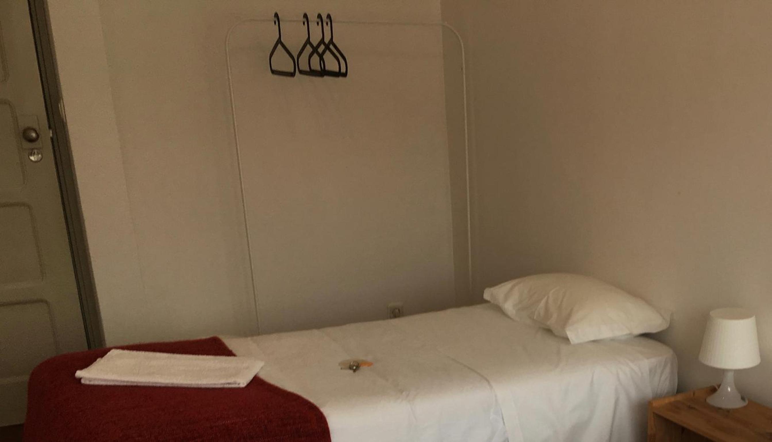 Standard Twin Room With Shared Bathroom photo 1