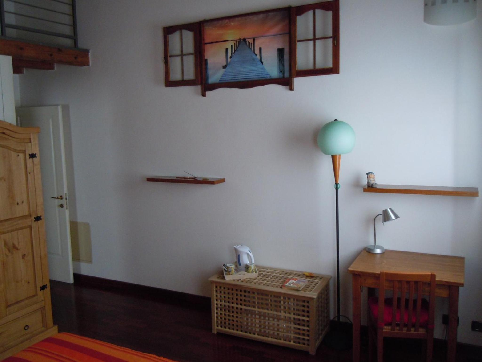 Deluxe Double Room with Shower - Photo 5