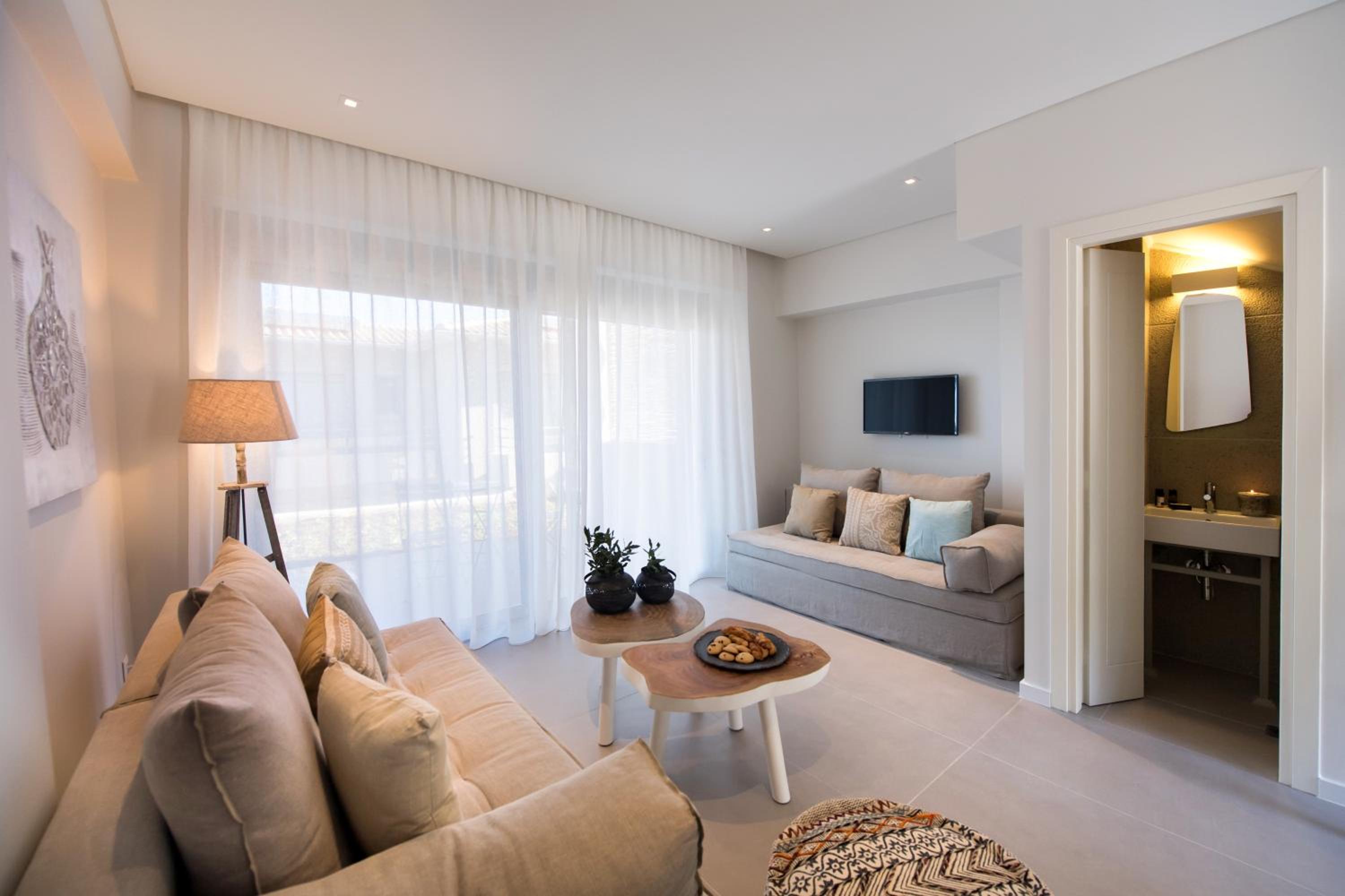Suite with Garden View - Photo 8