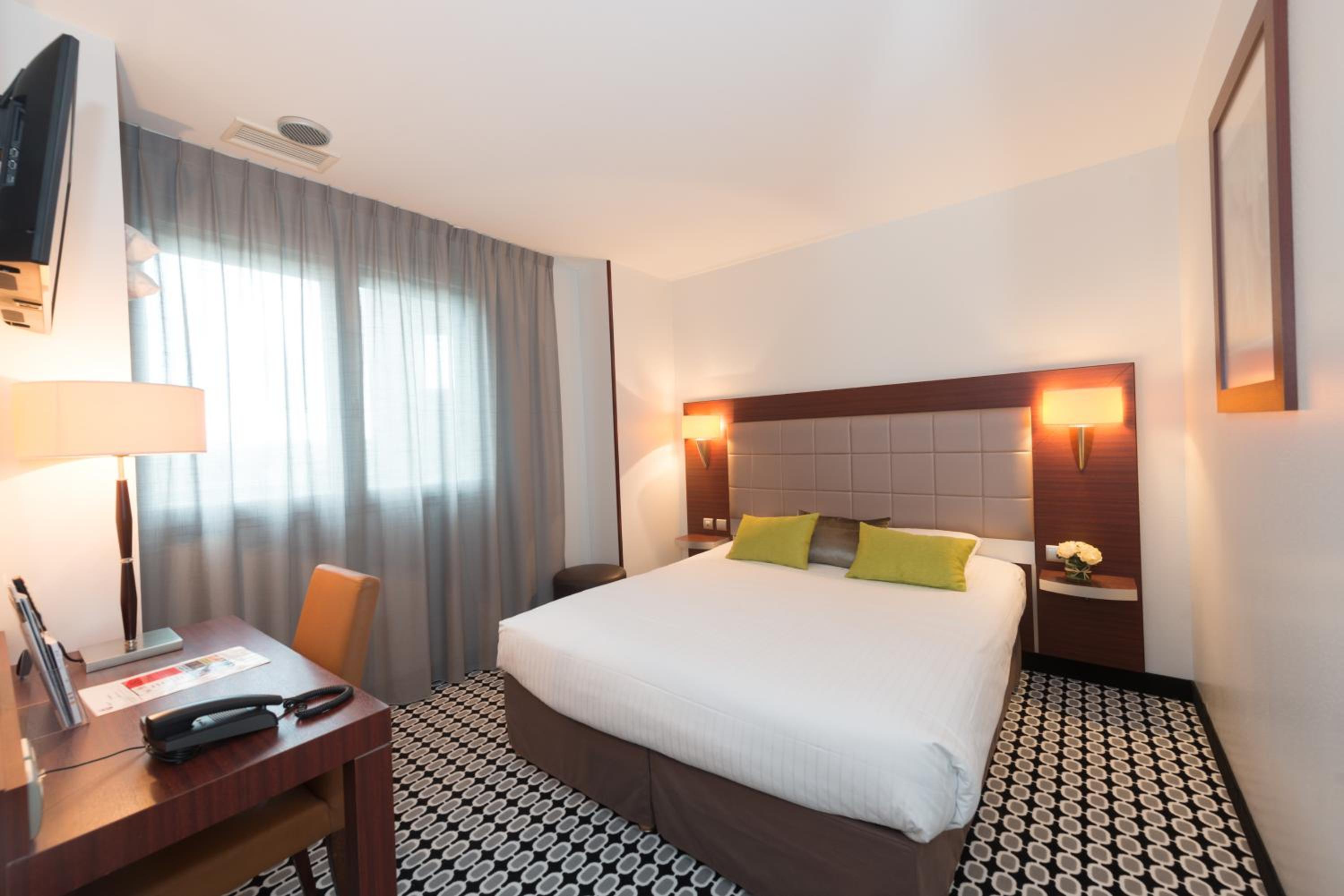 Standard Double Room - Photo 6