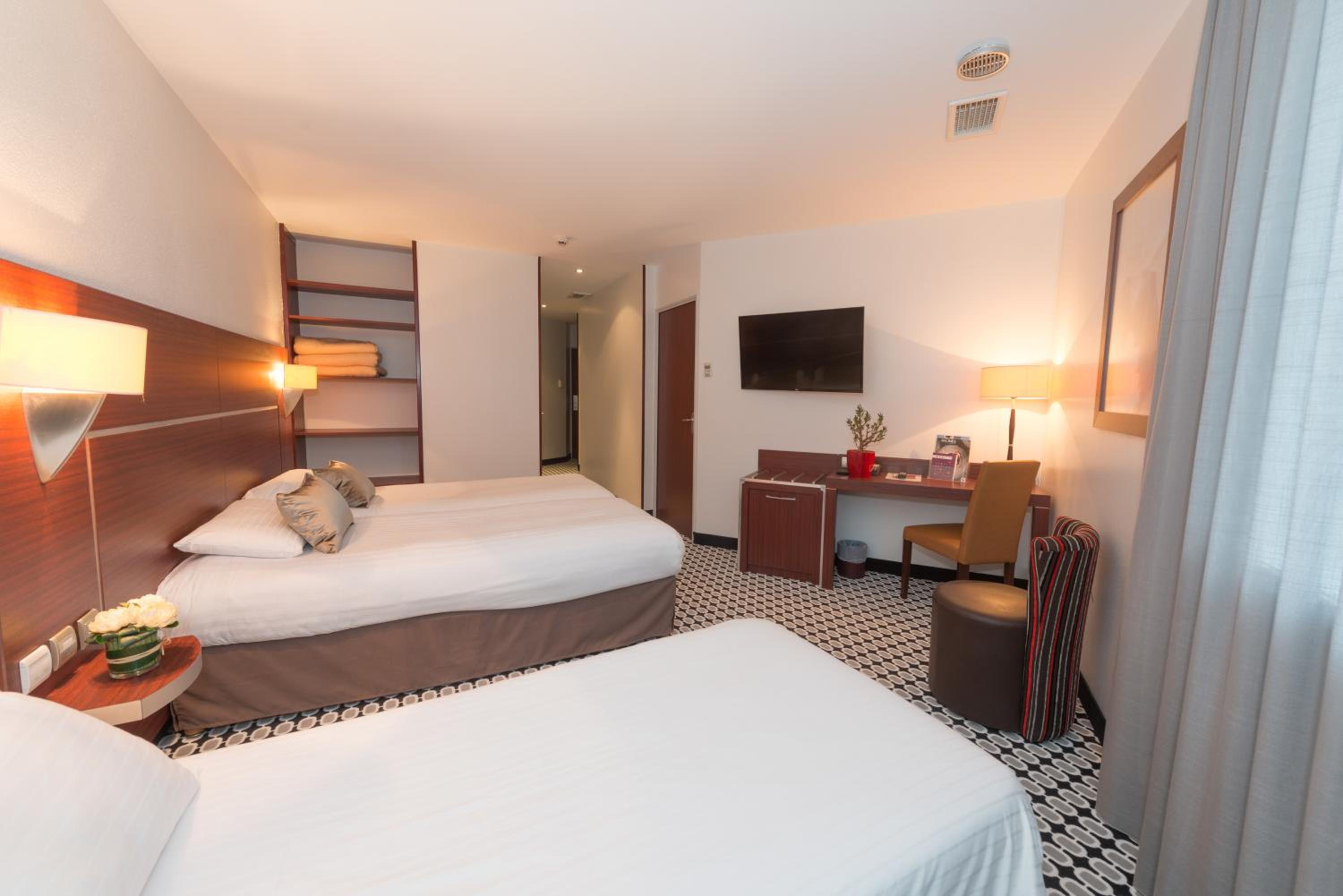 Superior Triple Room (3 Single Beds)