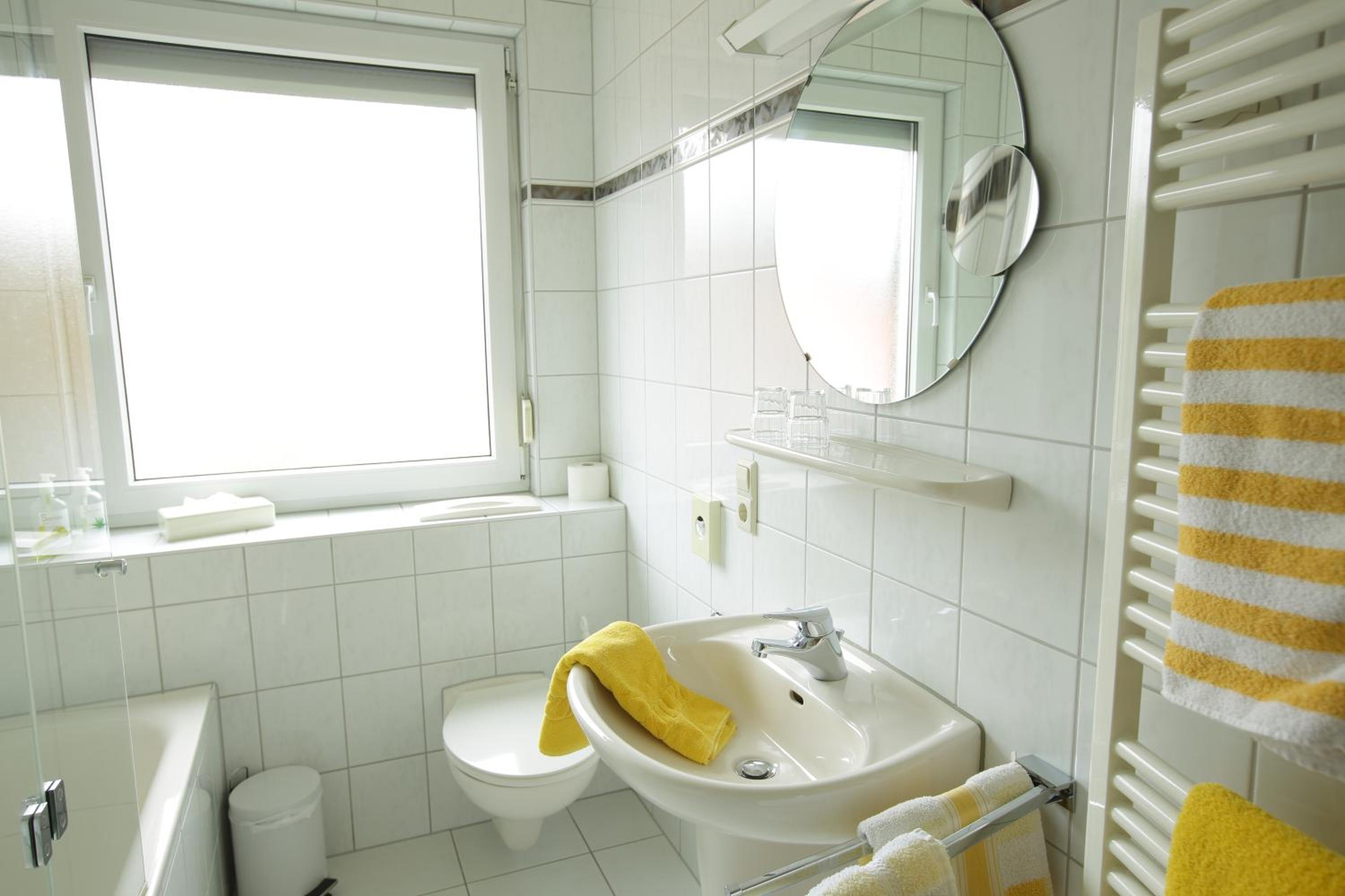 Double or Twin Room - Photo 5