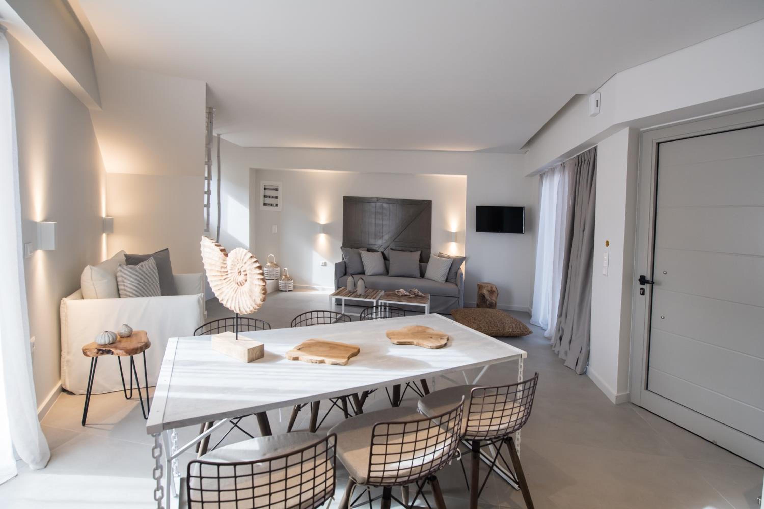 Suite with Garden View - Photo 11