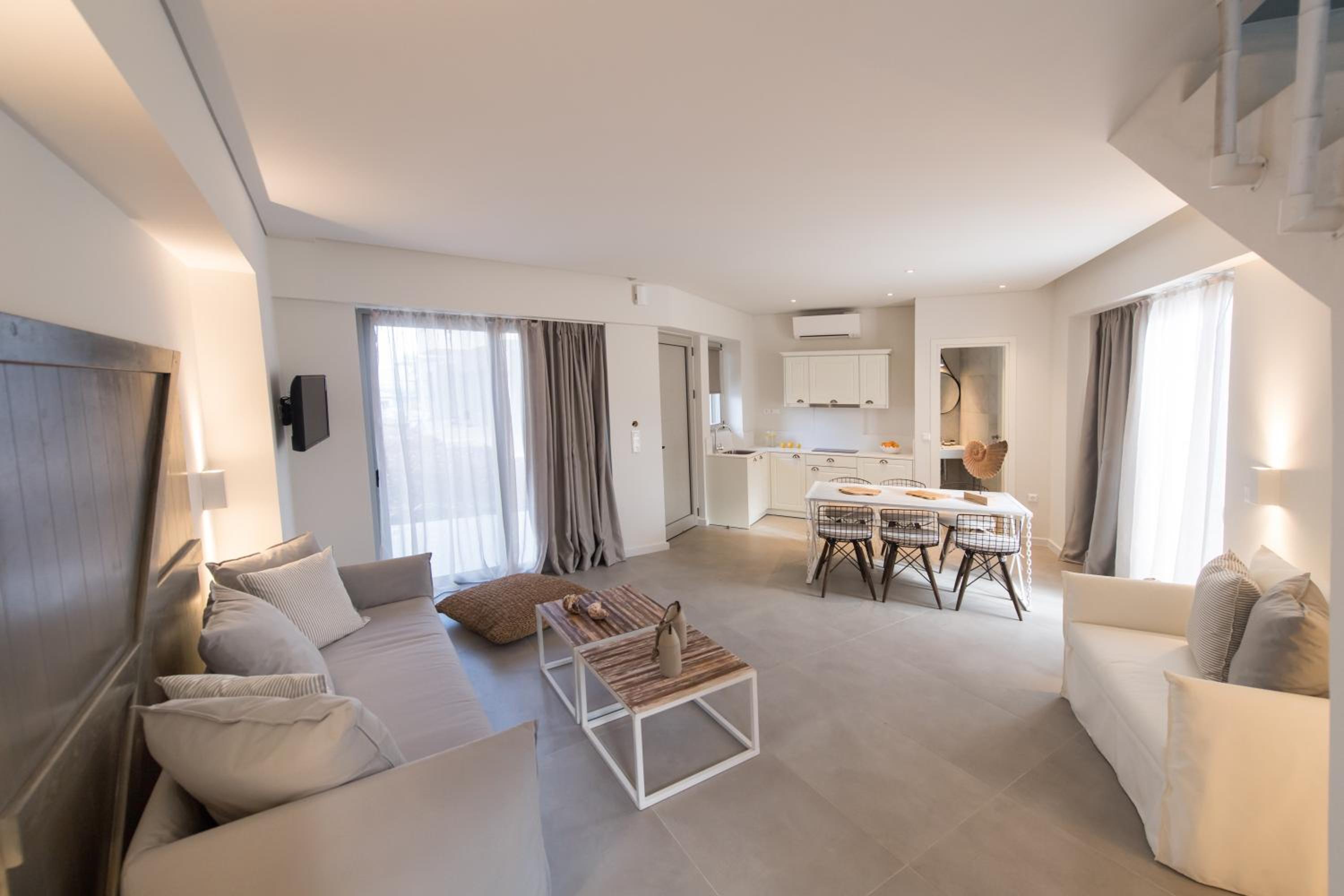 Suite with Garden View - Photo 13