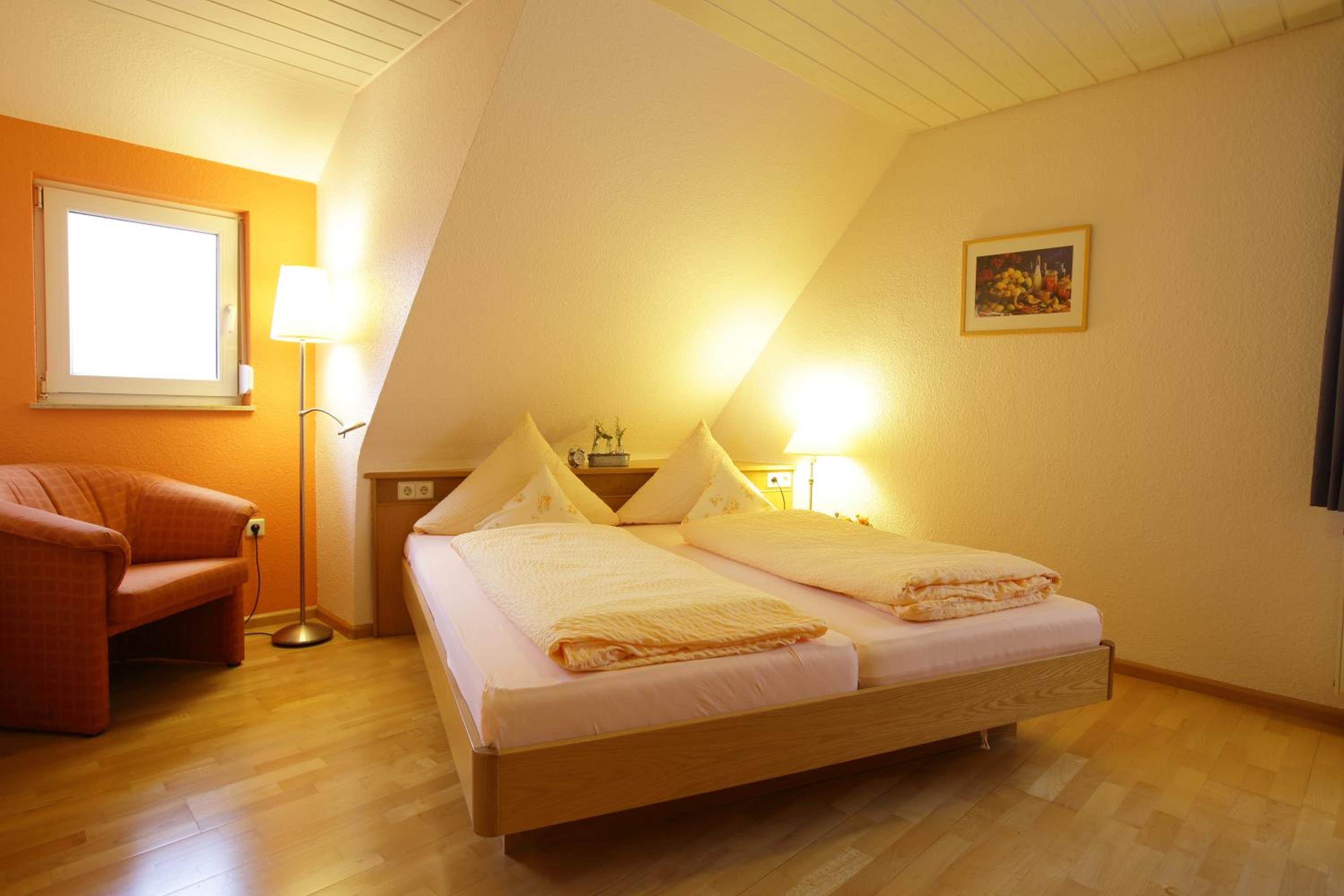 Double or Twin Room - Photo 8