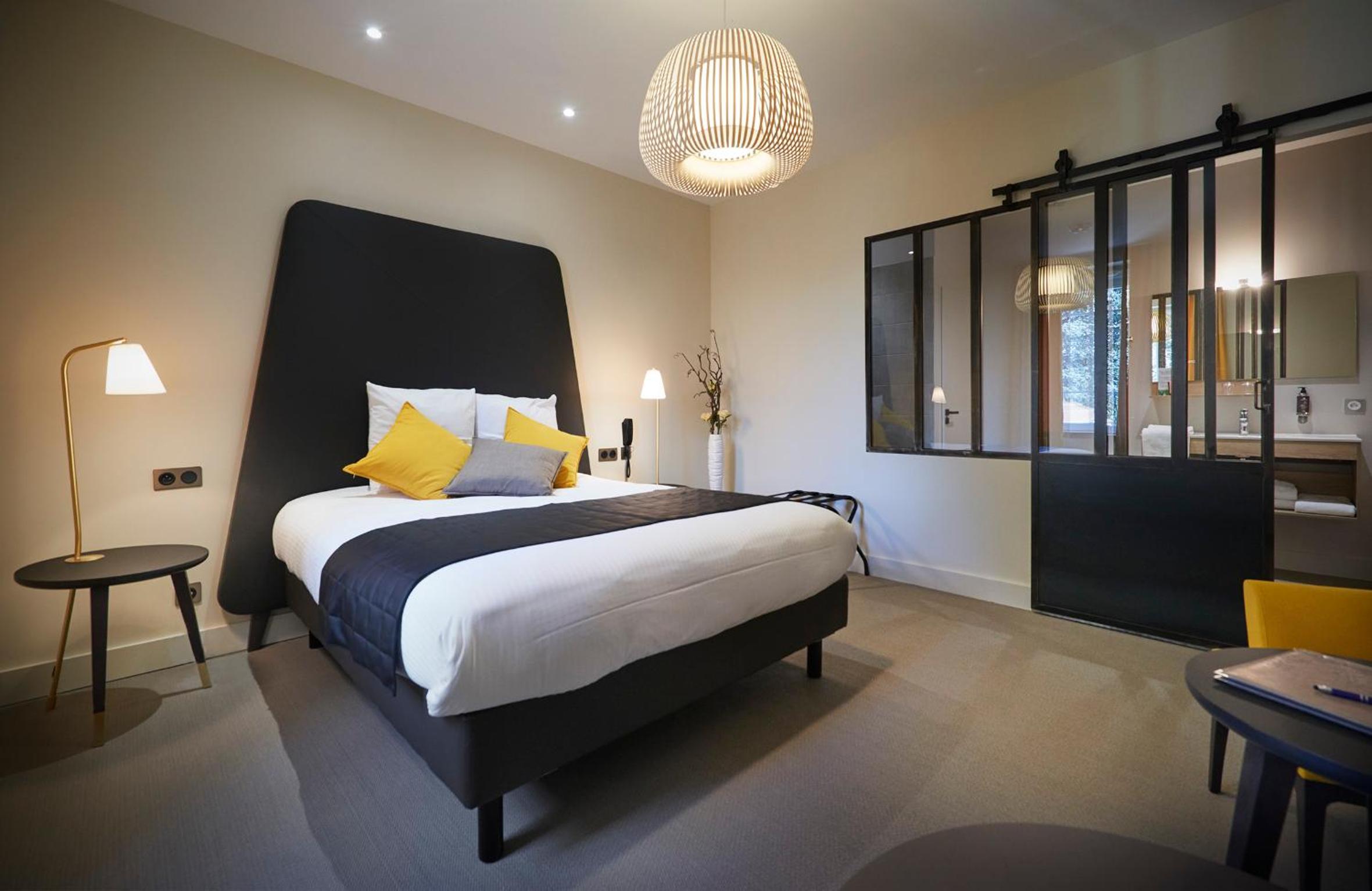 Deluxe Double Room - Photo 8