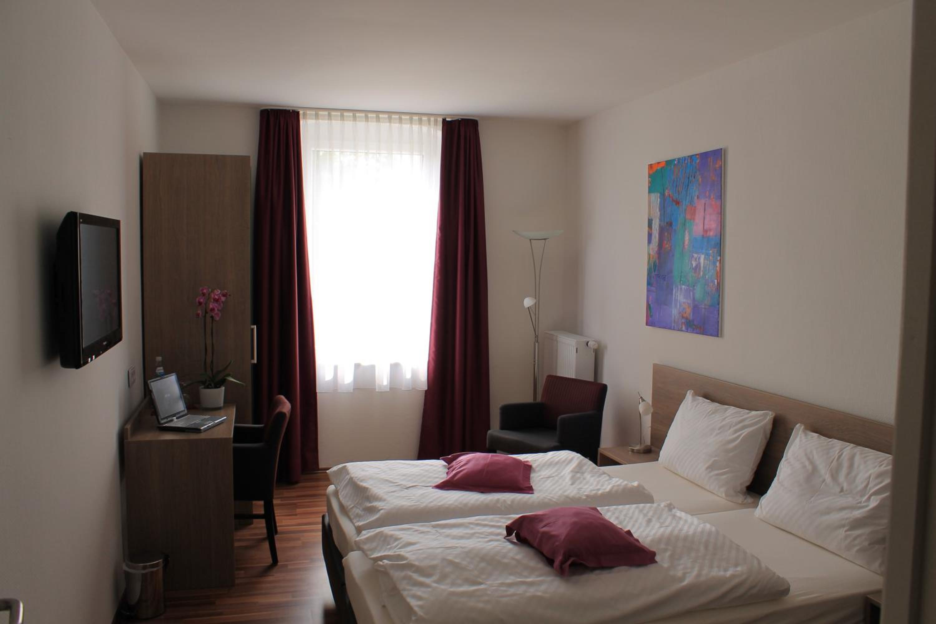 Apartment with Garden View - Photo 5
