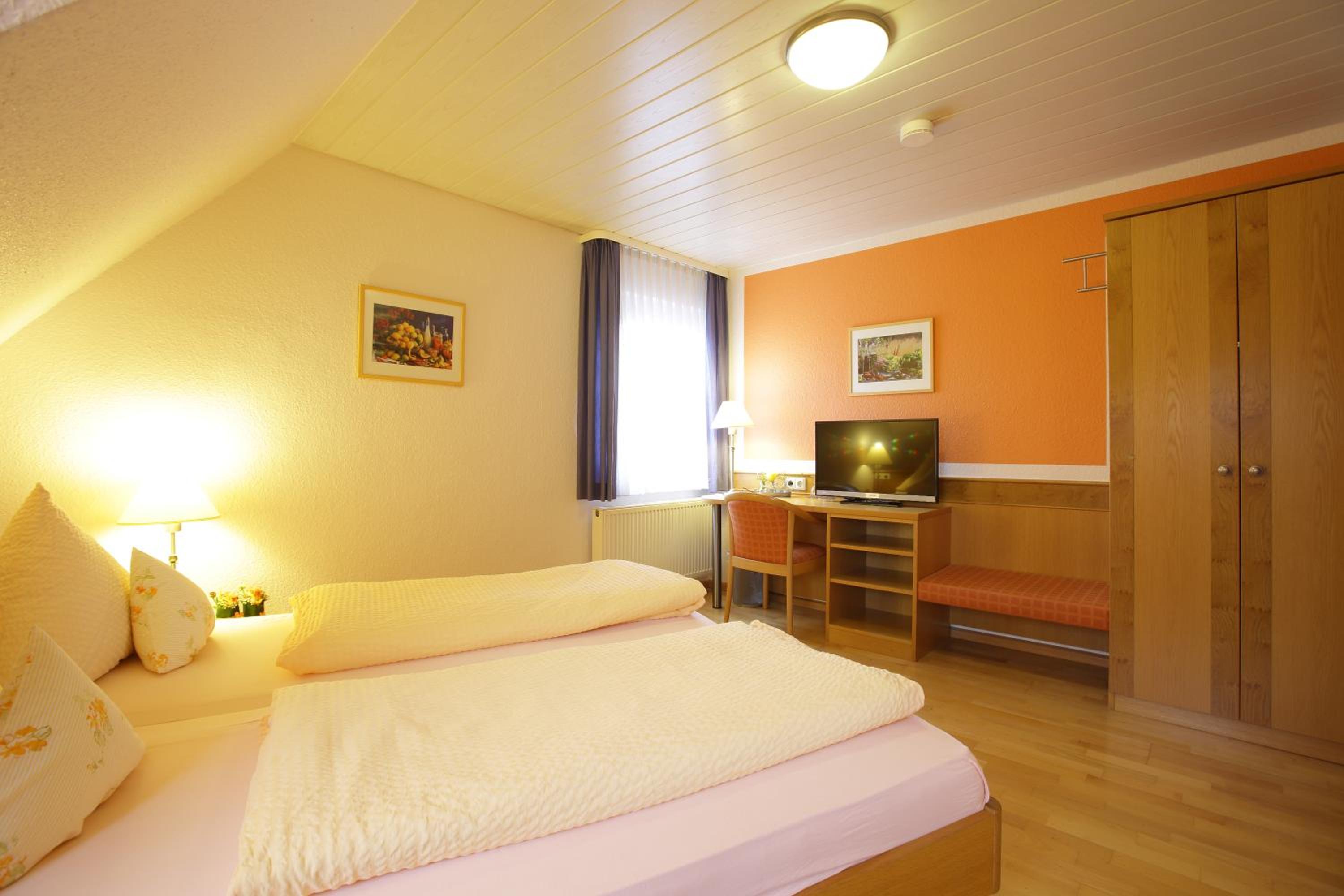 Double or Twin Room - Photo 3