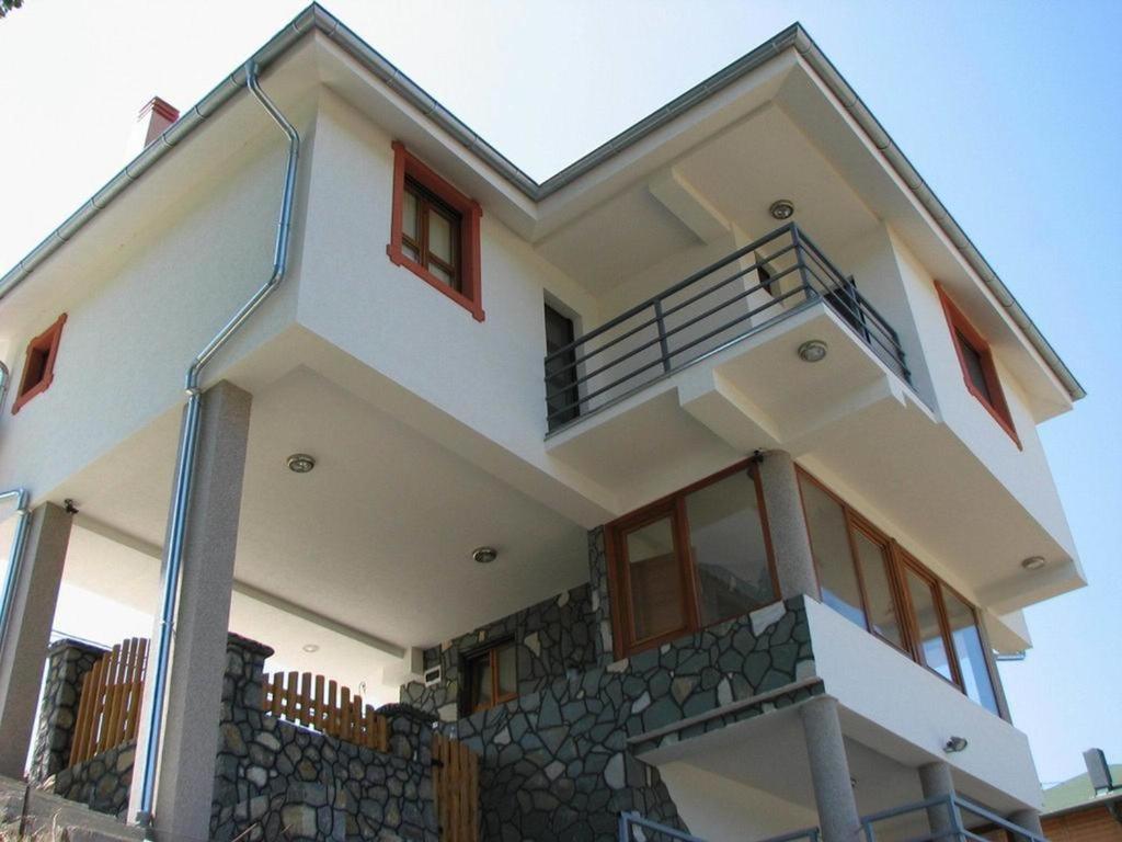 Villa photo 3