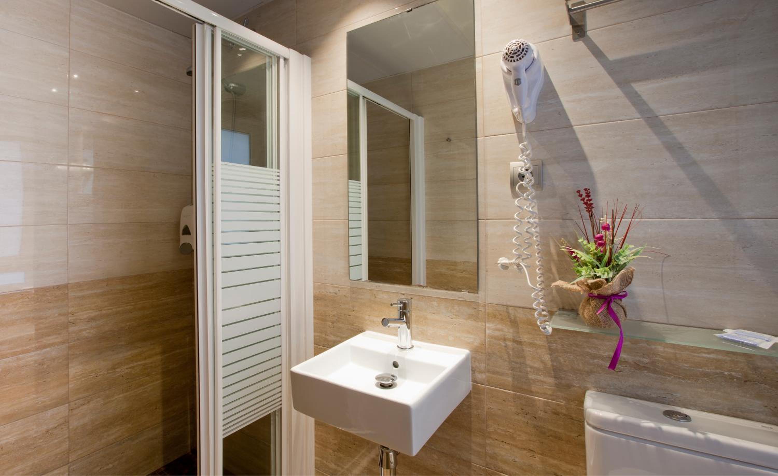 Double or Twin Room with Private Bathroom