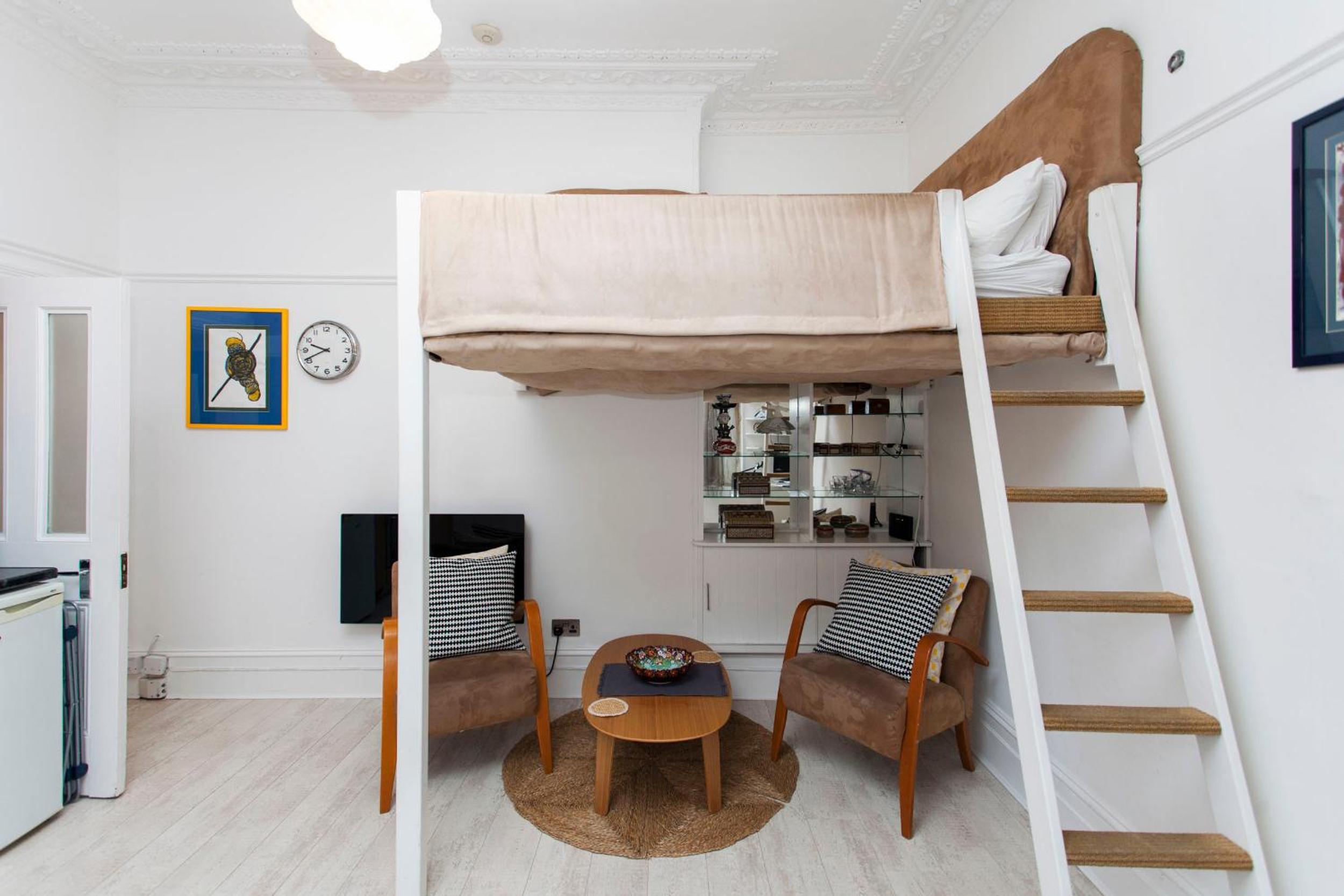 Apartment photo 2