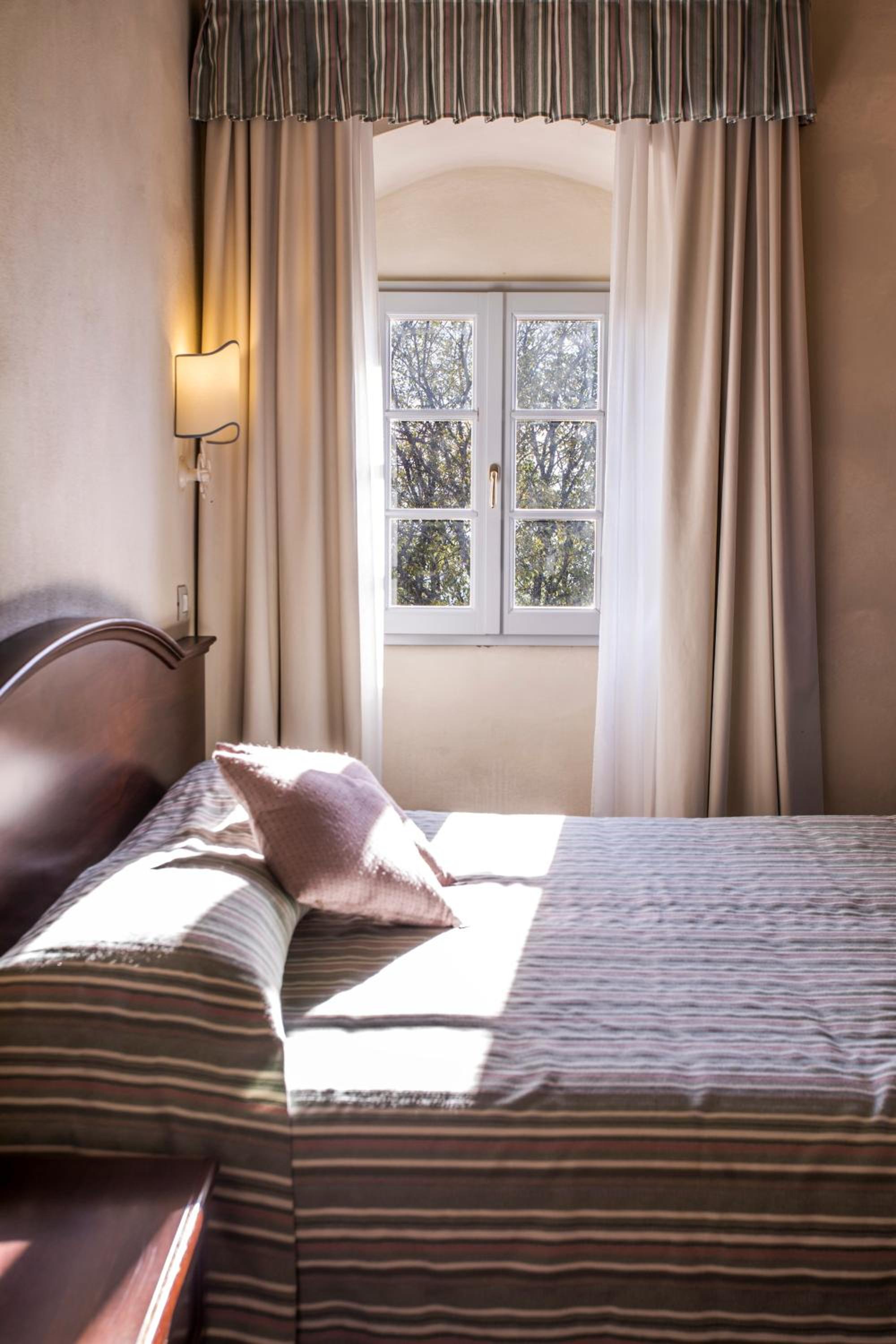 Deluxe Double Room - Photo 16