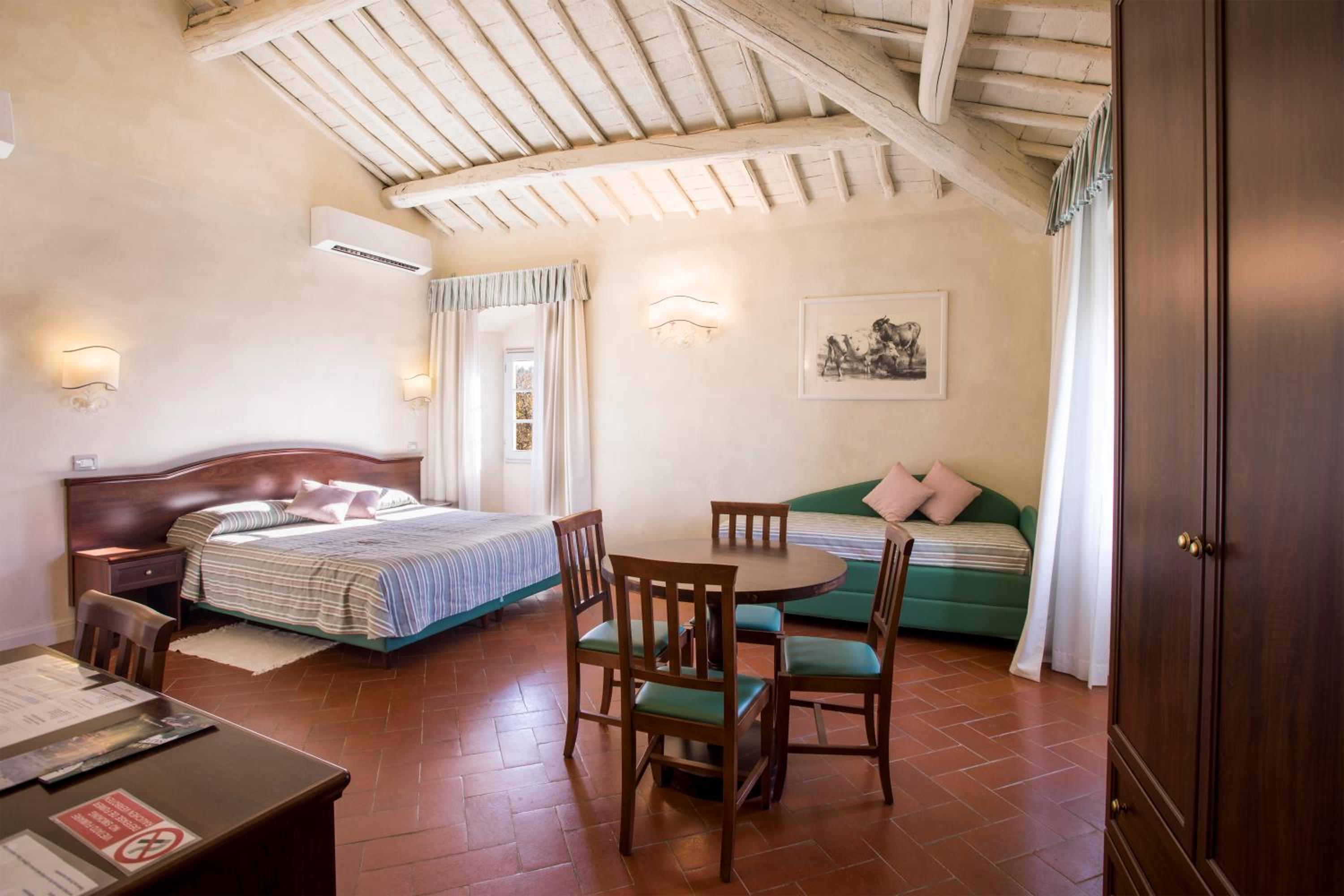 Deluxe Double Room - Photo 8