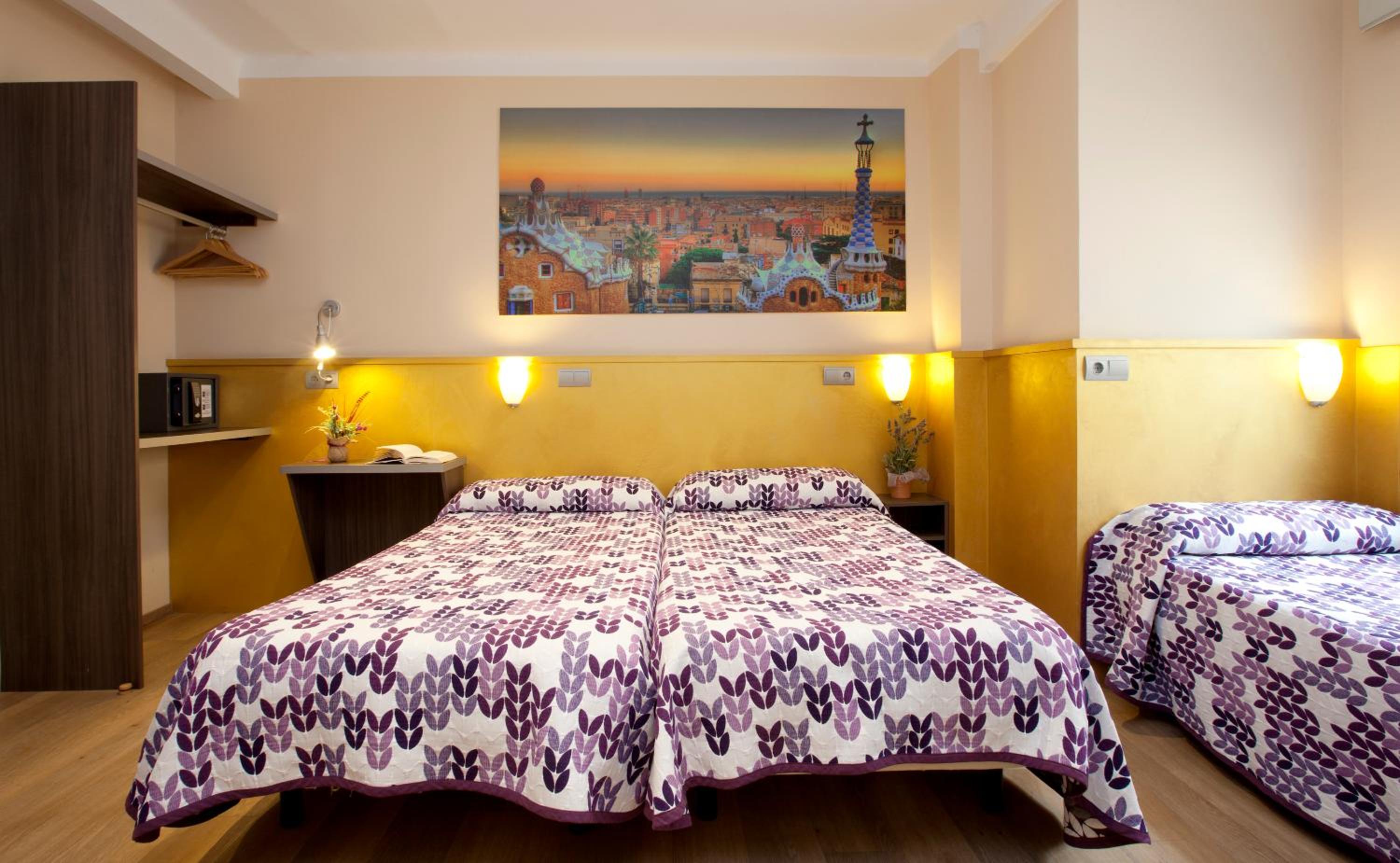 Triple Room with Private Bathroom