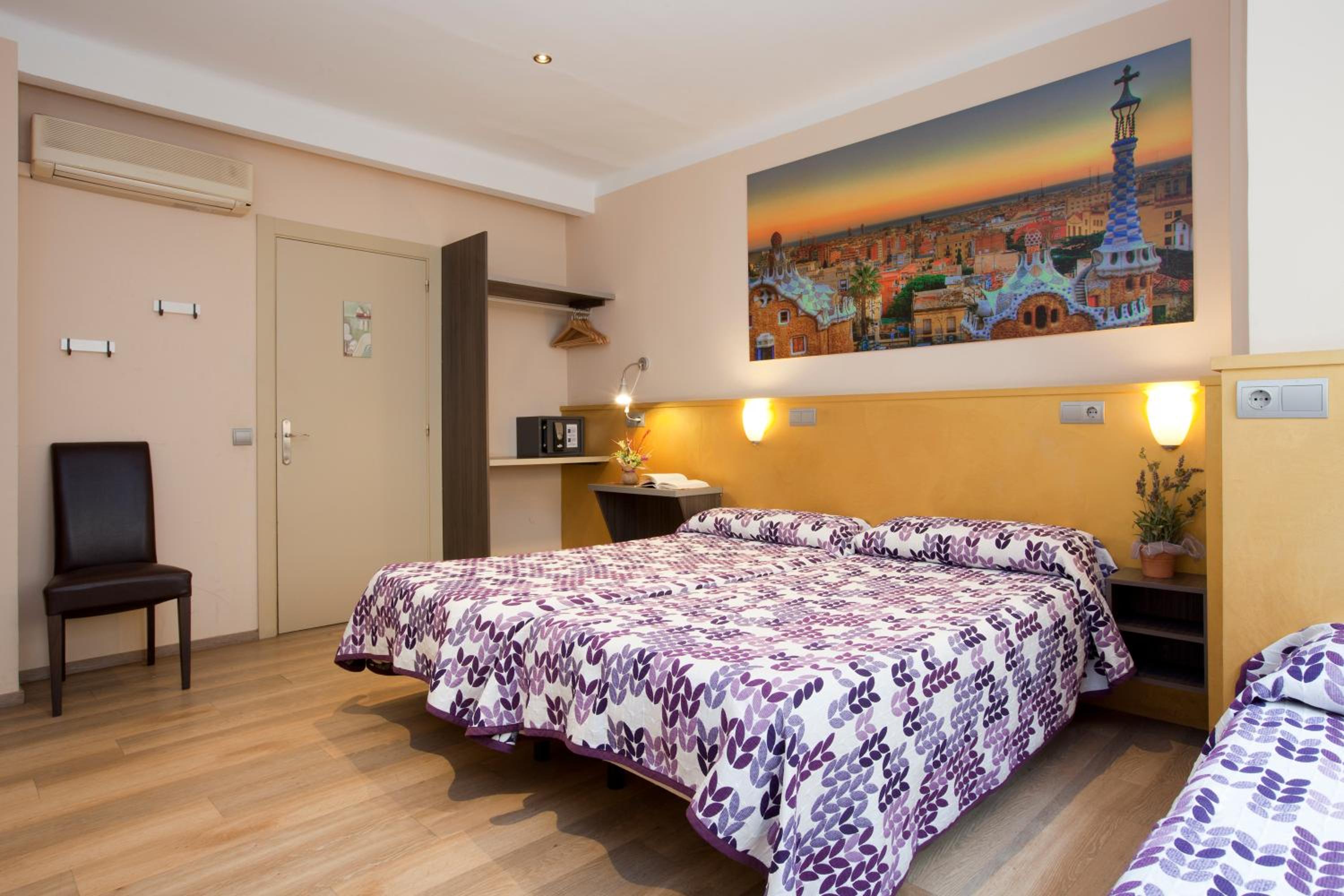 Triple Room with Private Bathroom thumbnail 5