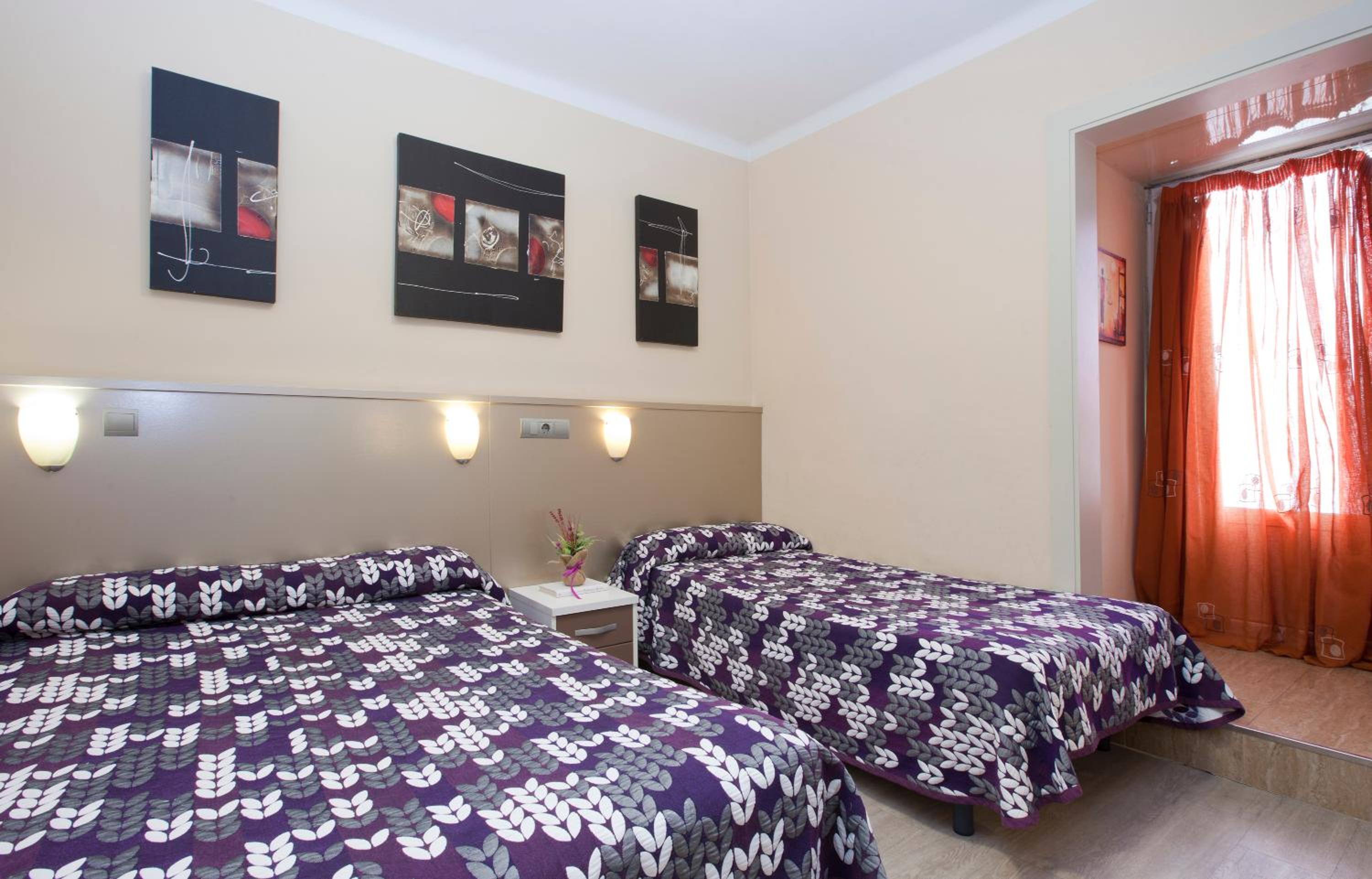 Triple Room with Private Bathroom