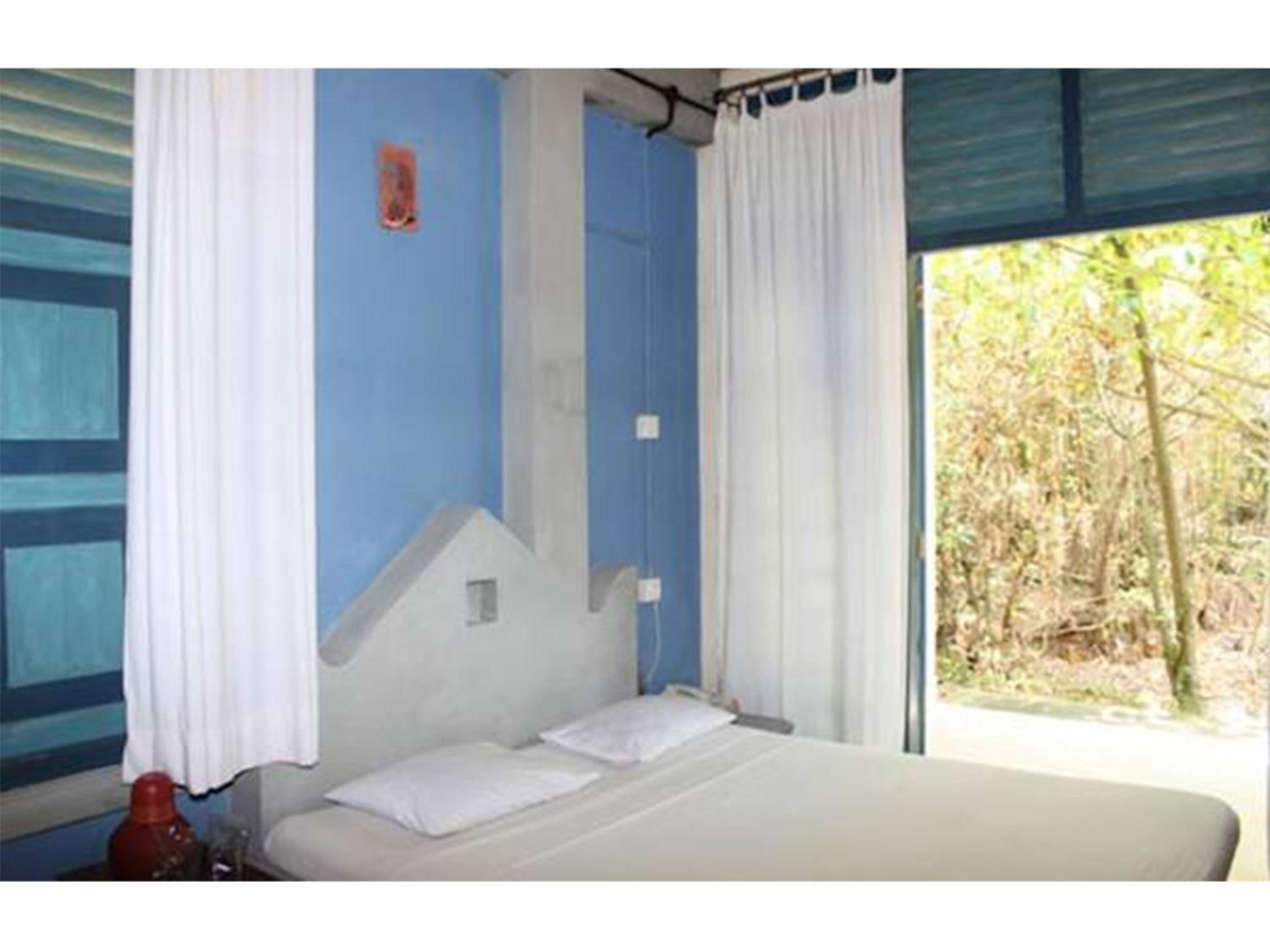 Standard Non/AC Room - Photo 8