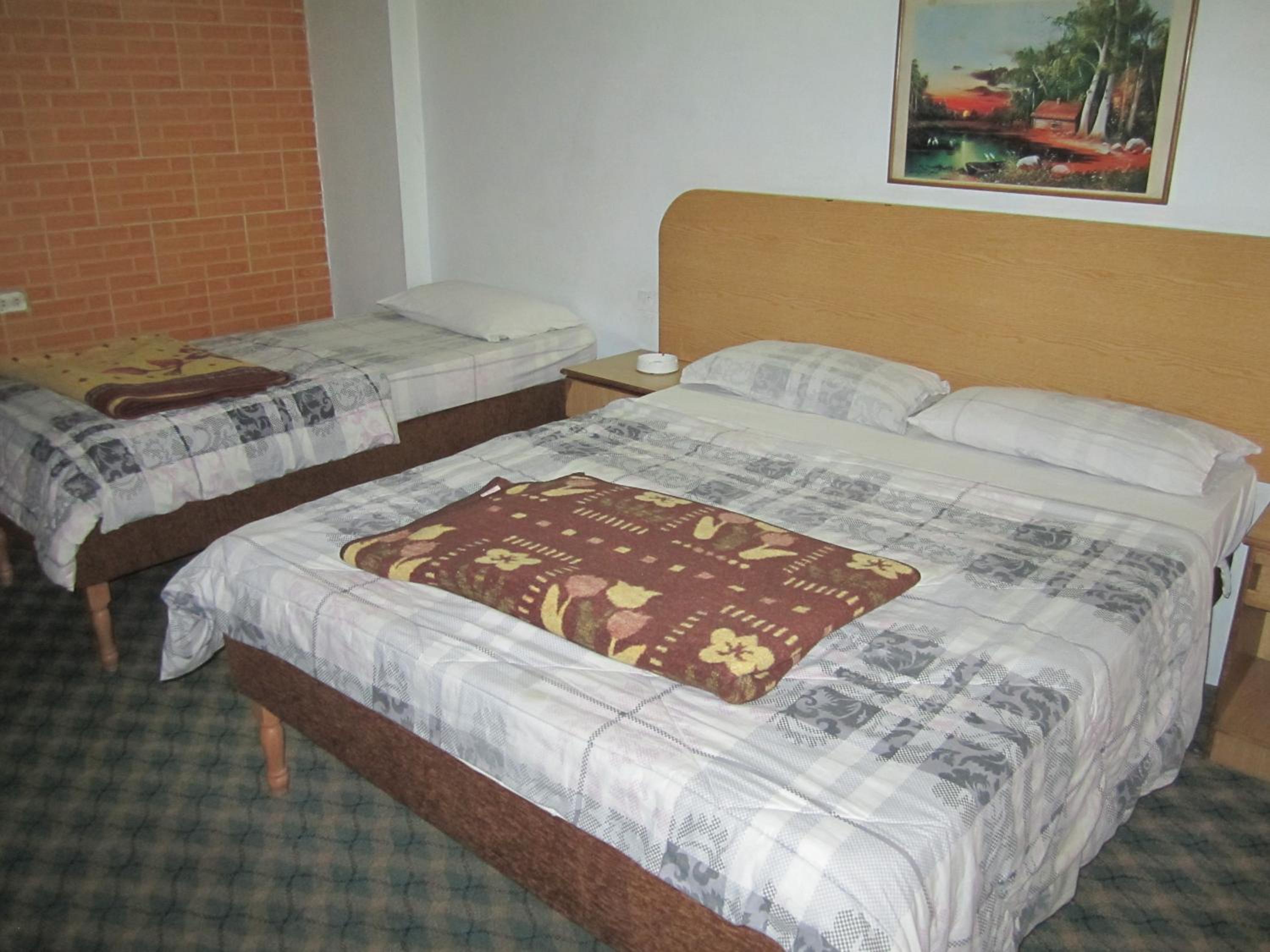 Triple Room - Photo 9