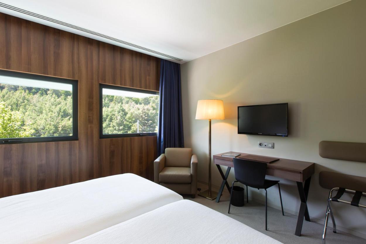 Twin Room - Photo 8