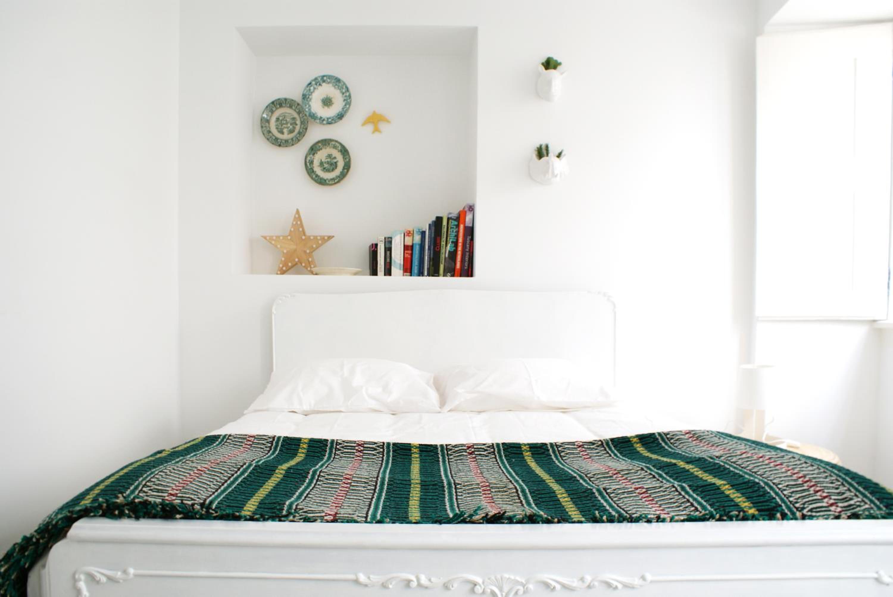 One-Bedroom Apartment - Photo 1