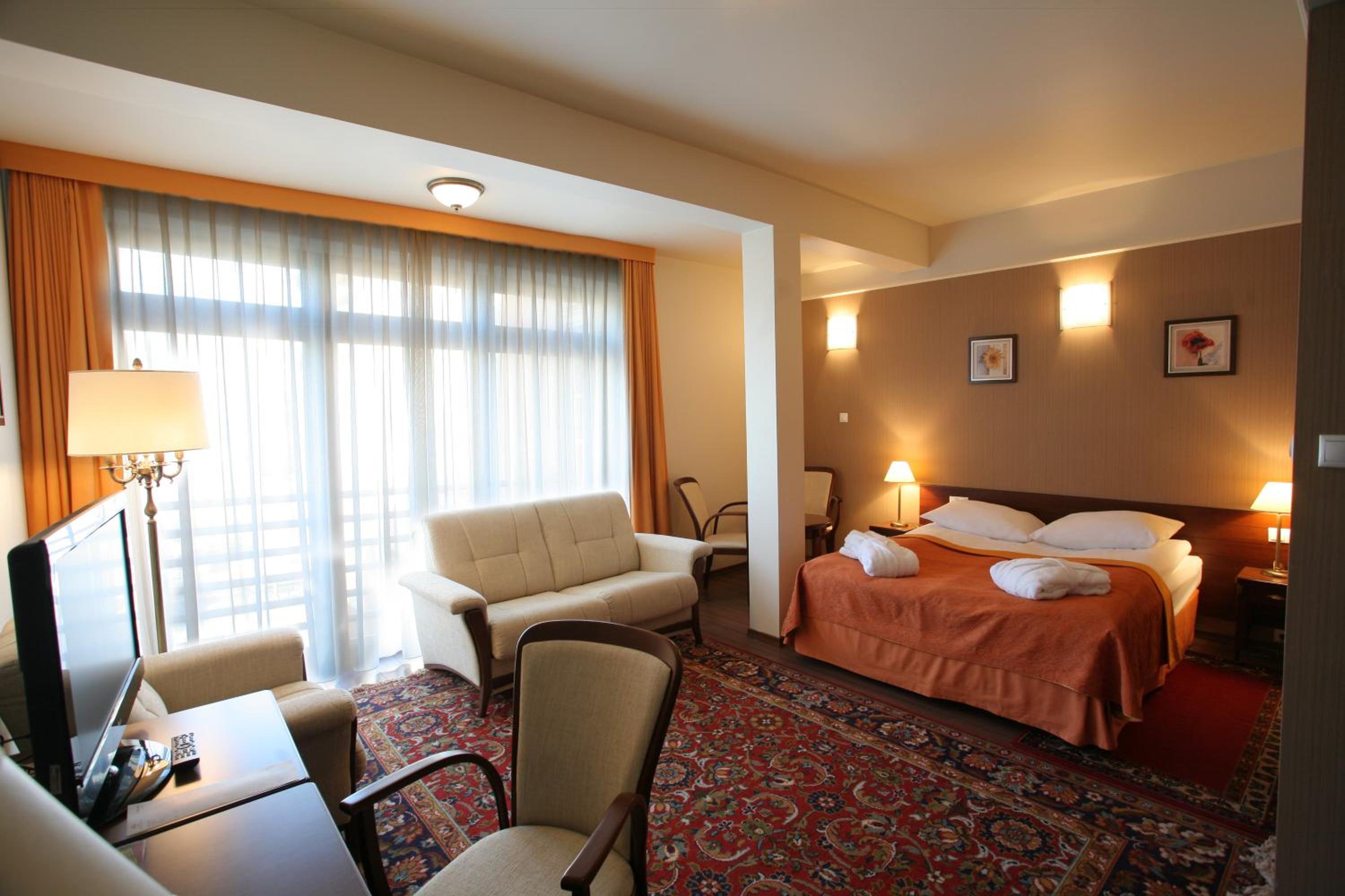Double Room - Photo 4
