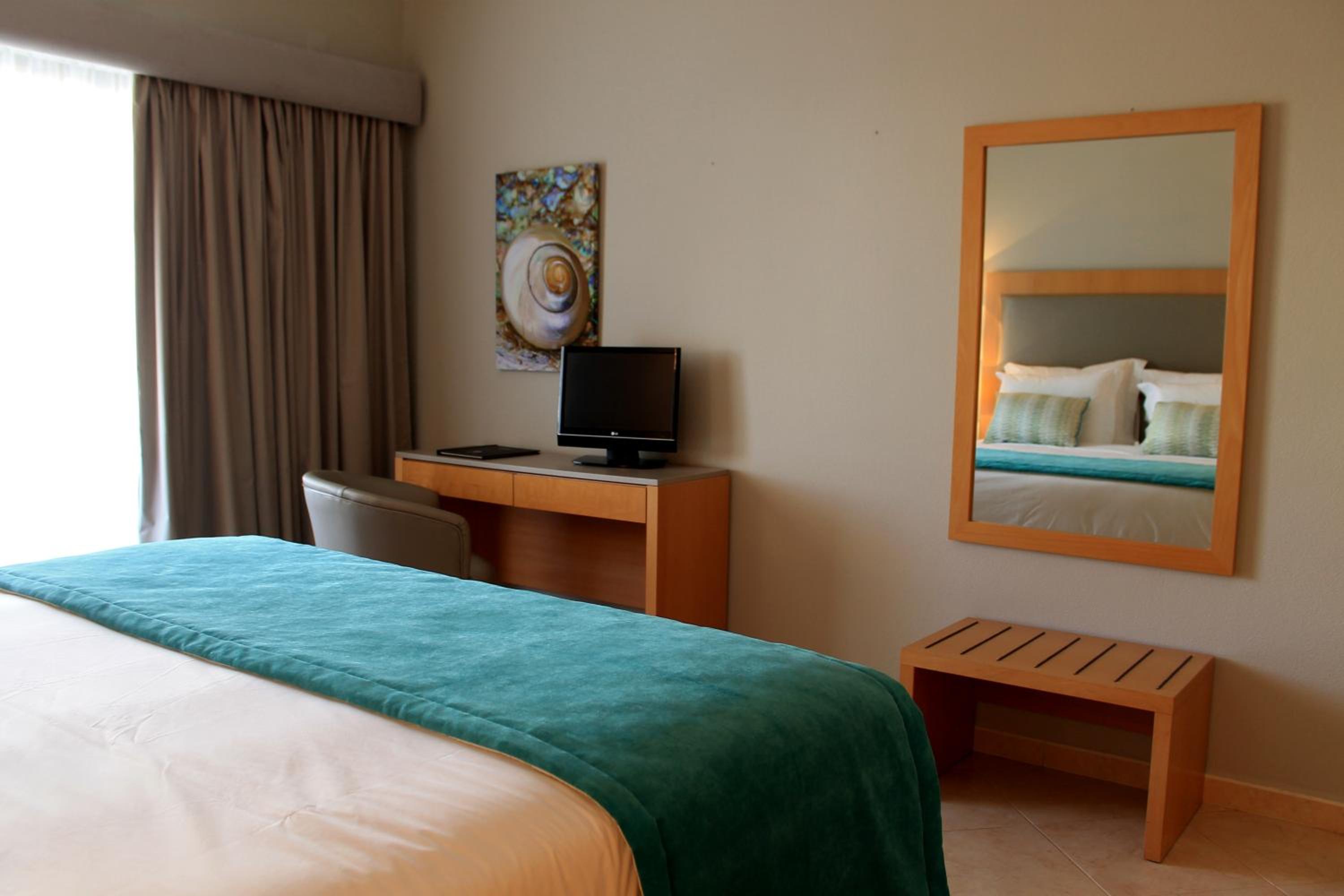 One-Bedroom Apartment - Photo 1