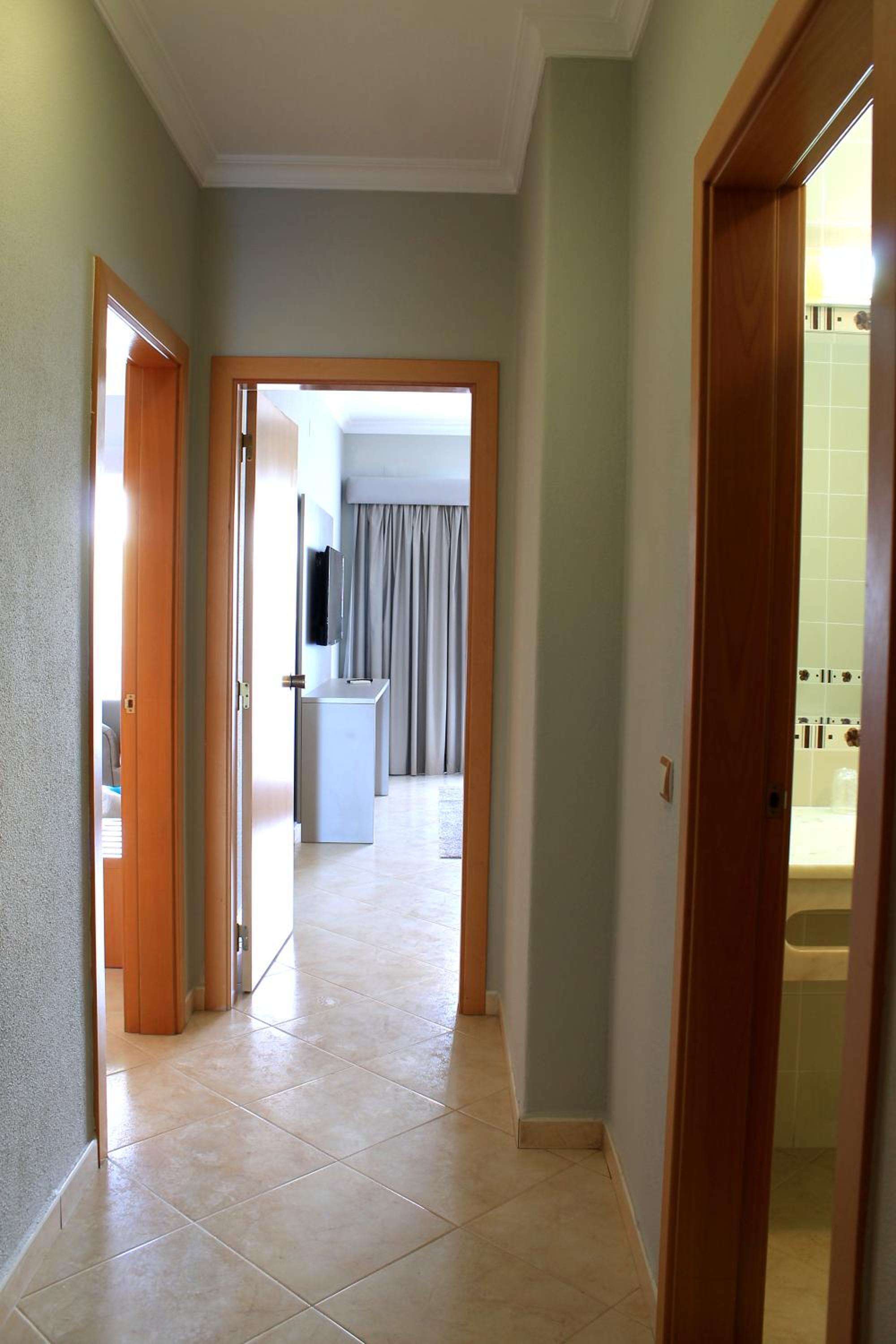 One-Bedroom Apartment - Photo 5