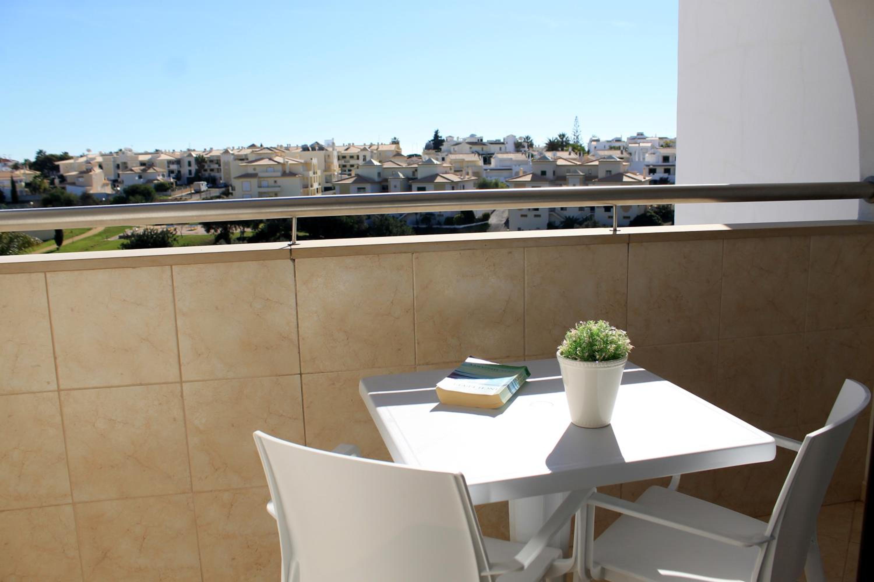 One-Bedroom Apartment - Photo 18