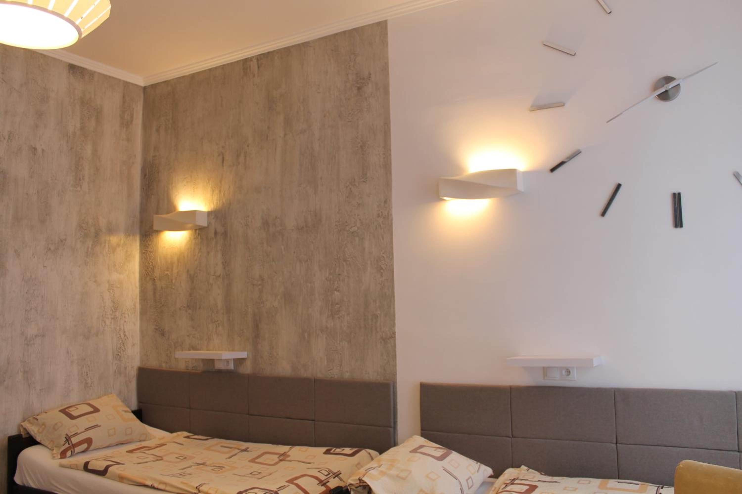 Triple Room with Bathroom - Photo 9