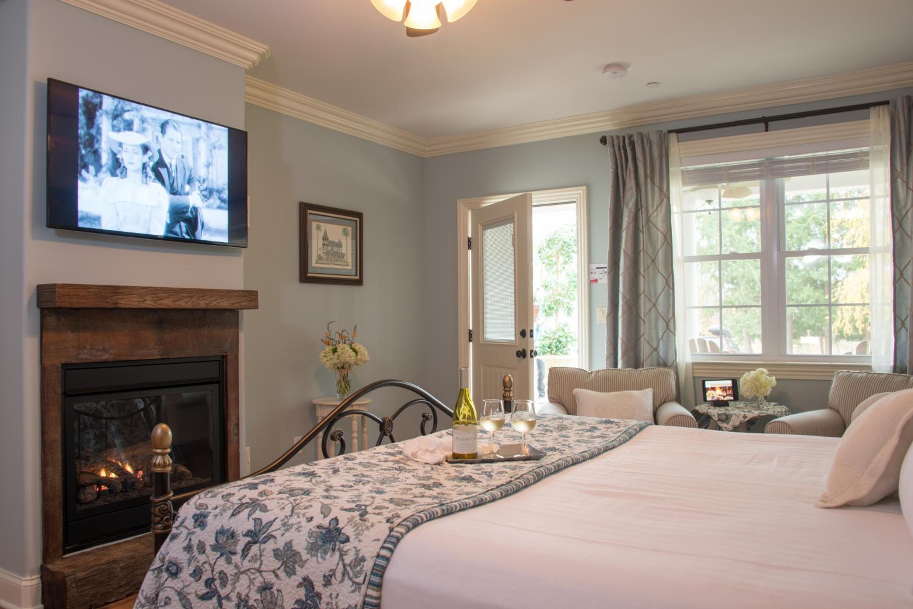 Deluxe King Room