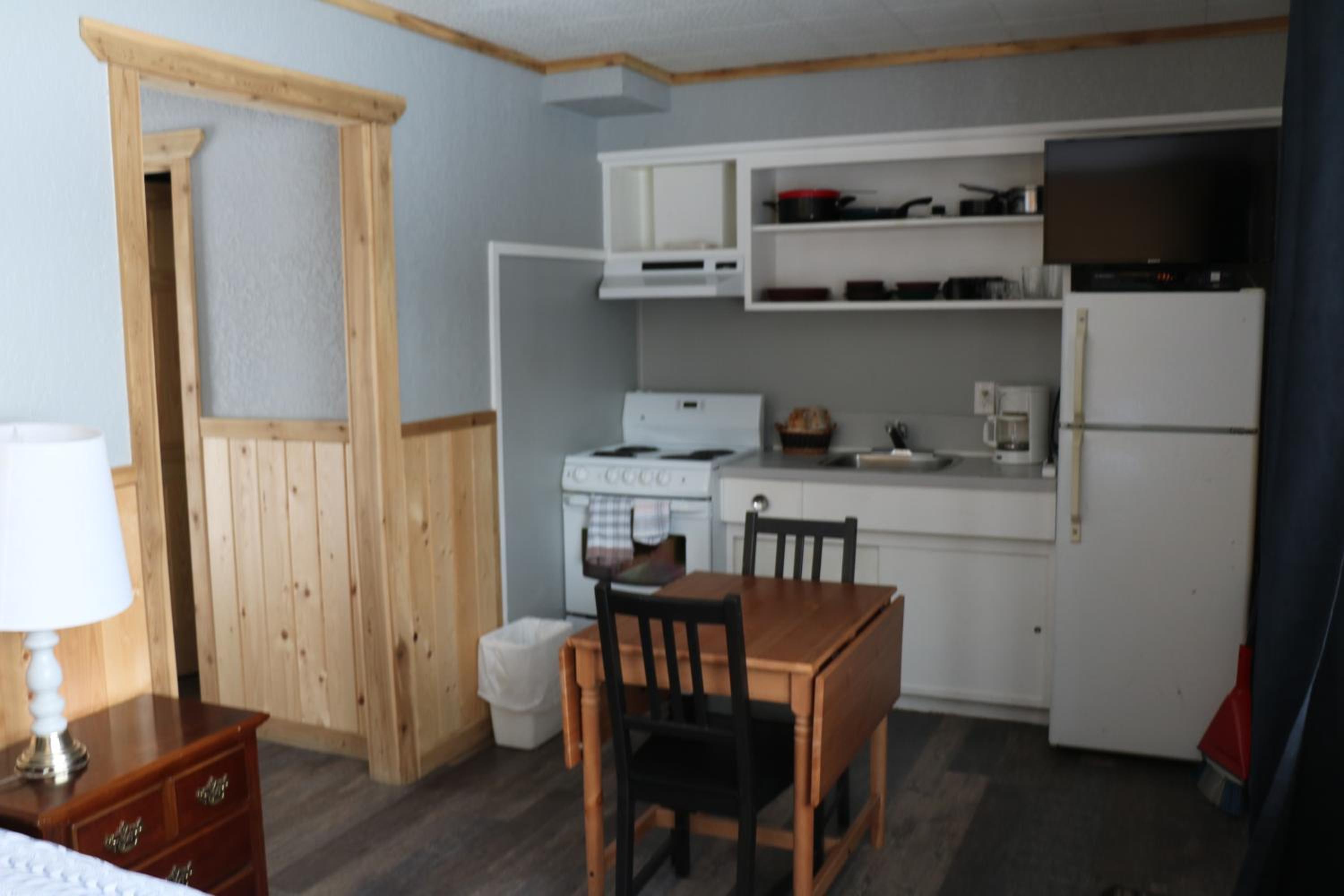Double Room with Lake View - Photo 12