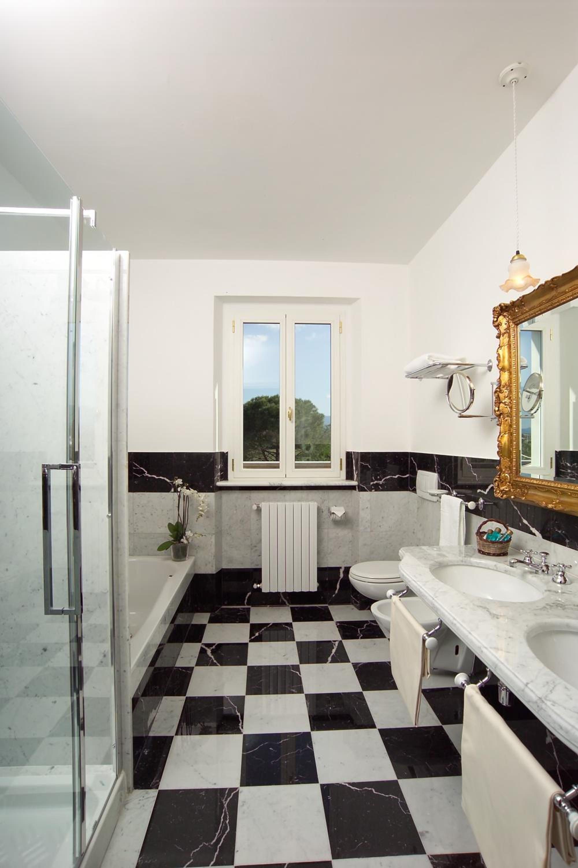 Deluxe Double Room - Photo 17