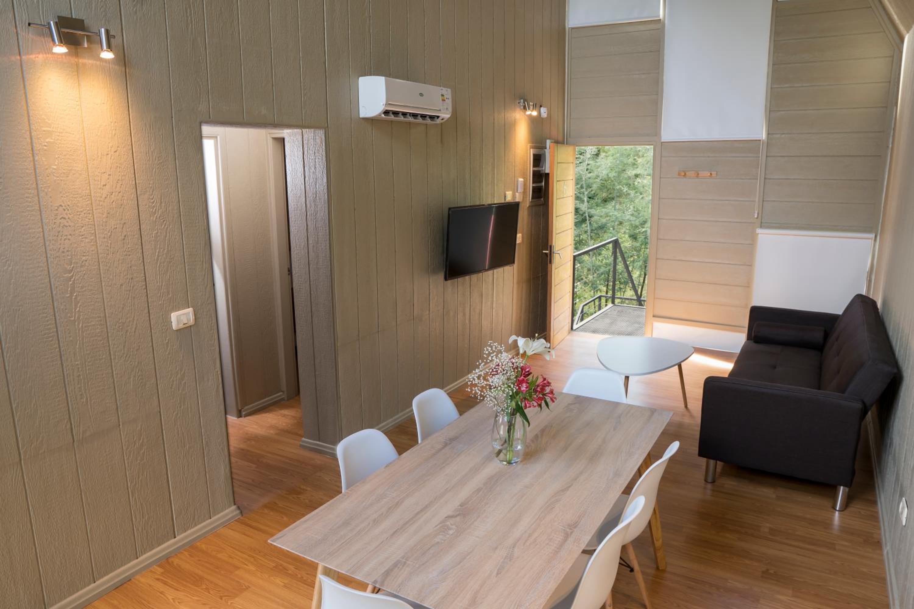 Apartment - Split Level photo 2