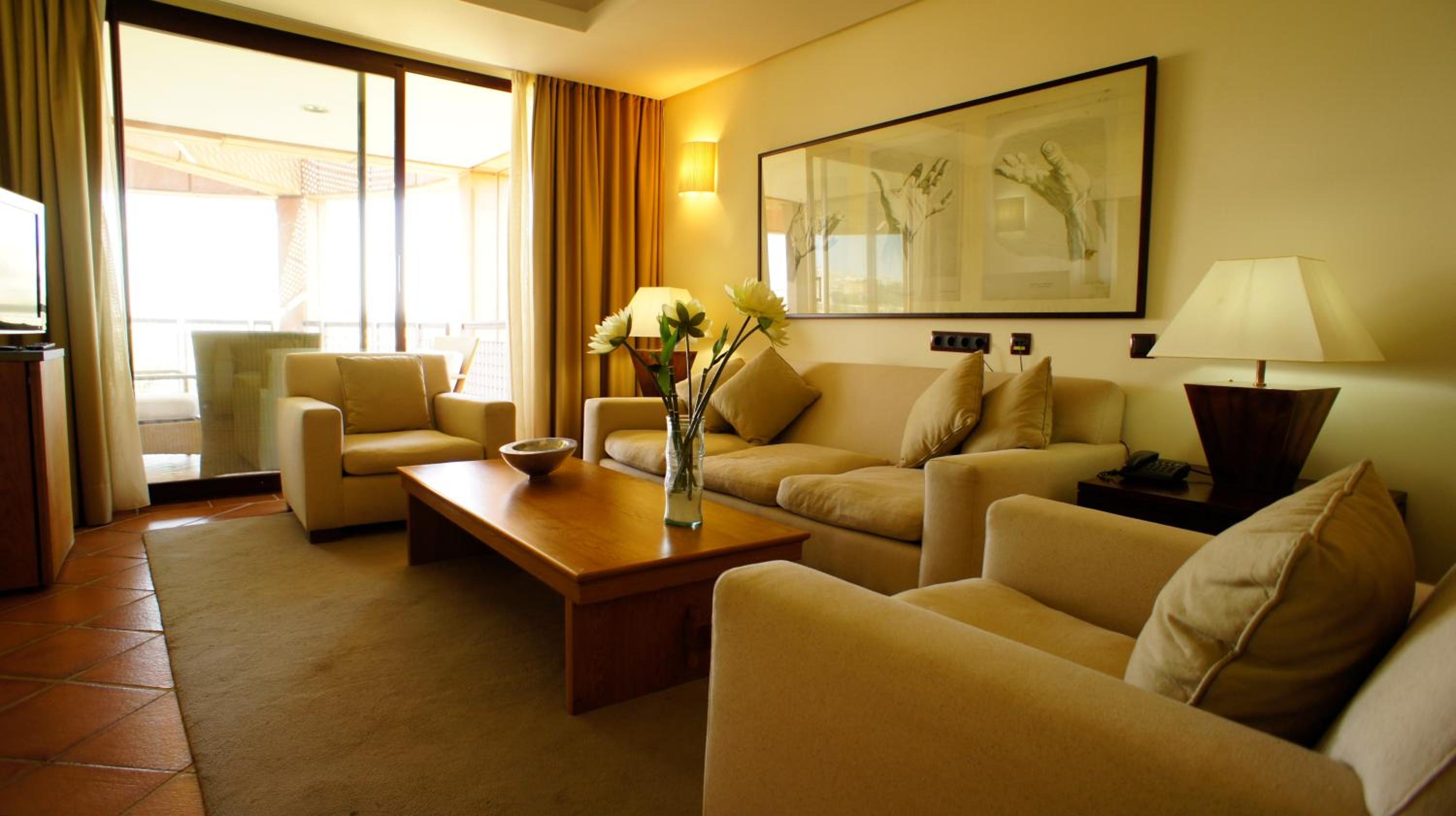 Suite - Photo 9