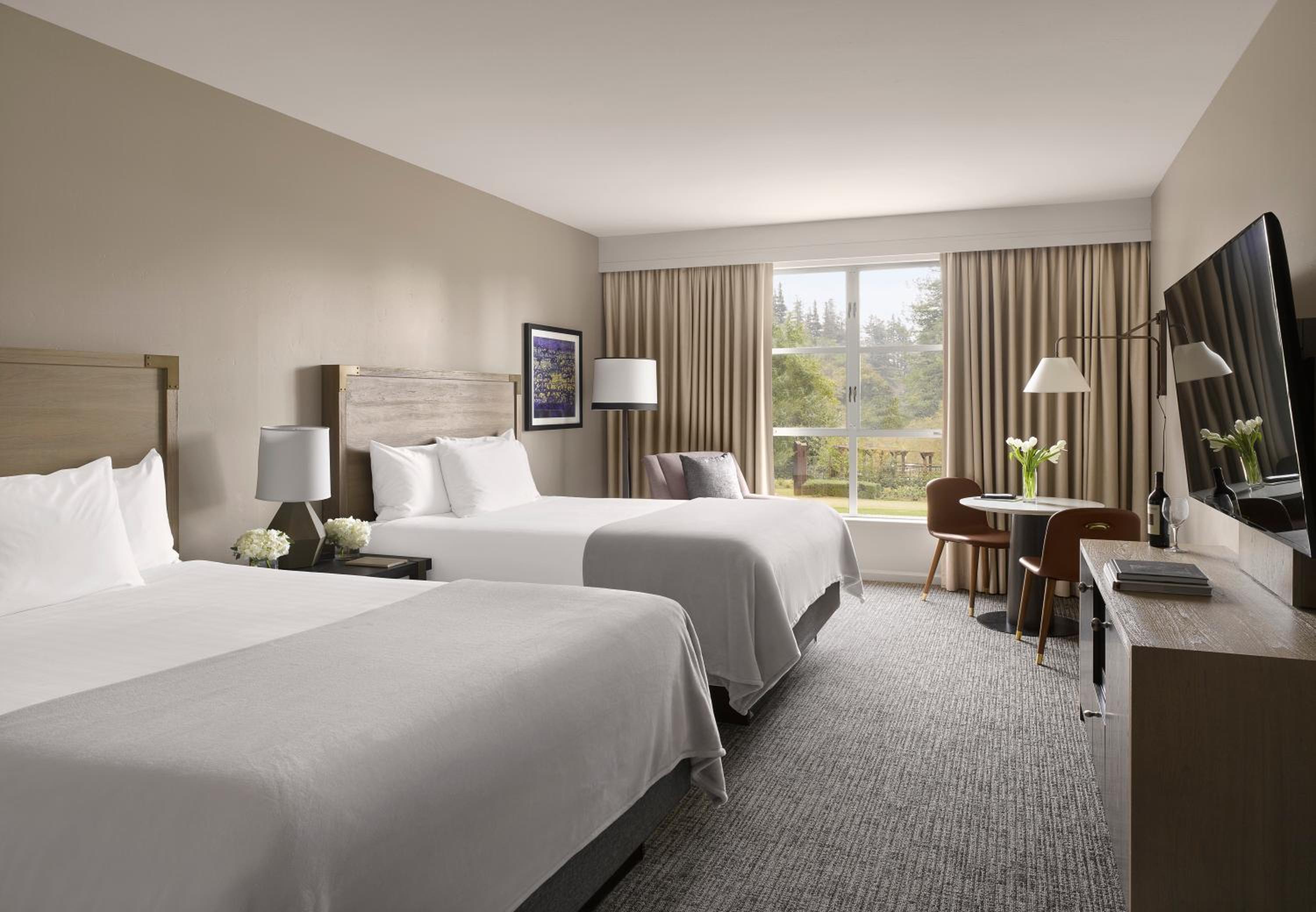 Queen Room with Two Queen Beds and View - Photo 3