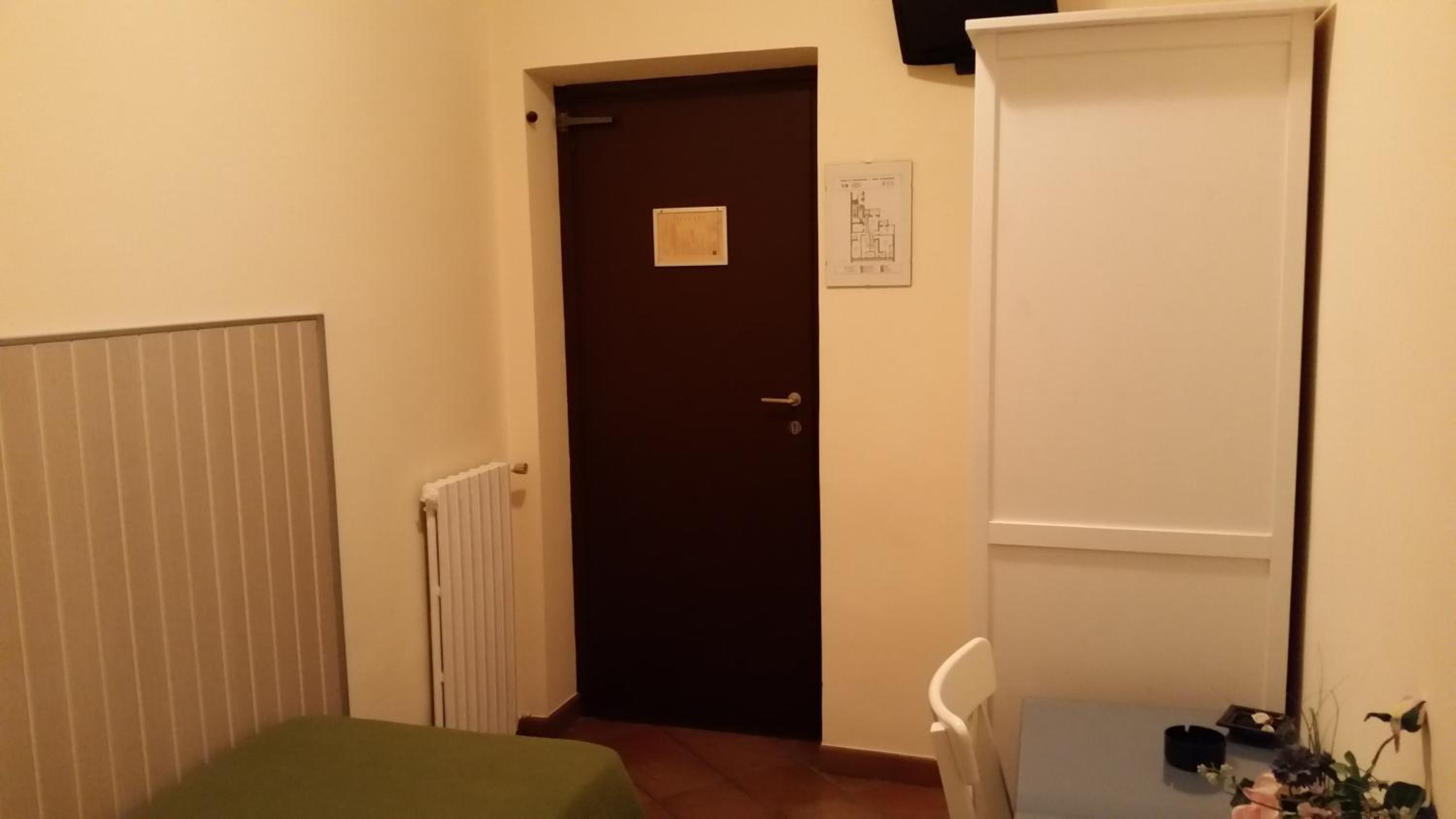 Single Room photo 3