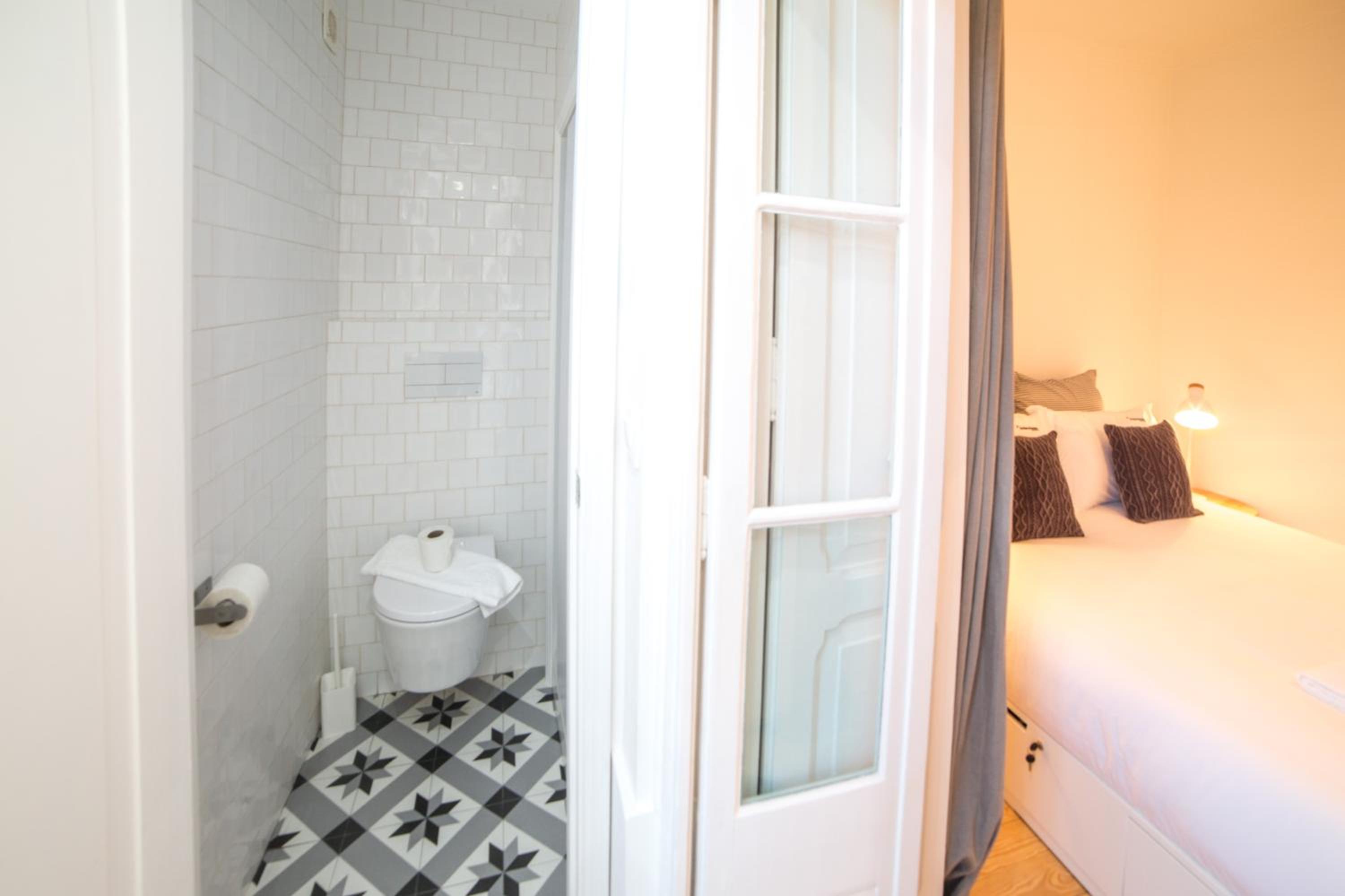 Two-Bedroom Apartment - Photo 9