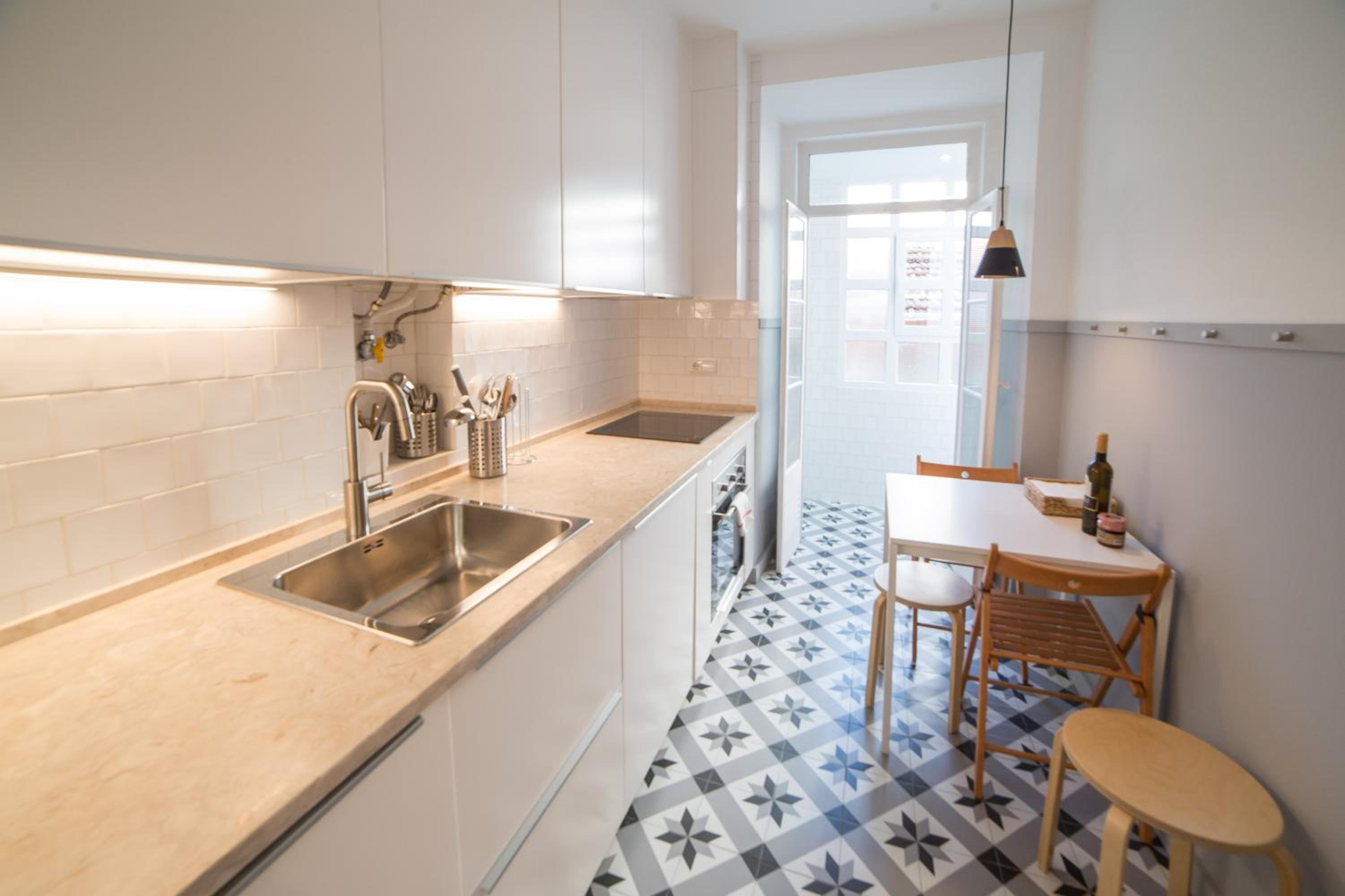 Two-Bedroom Apartment - Photo 25