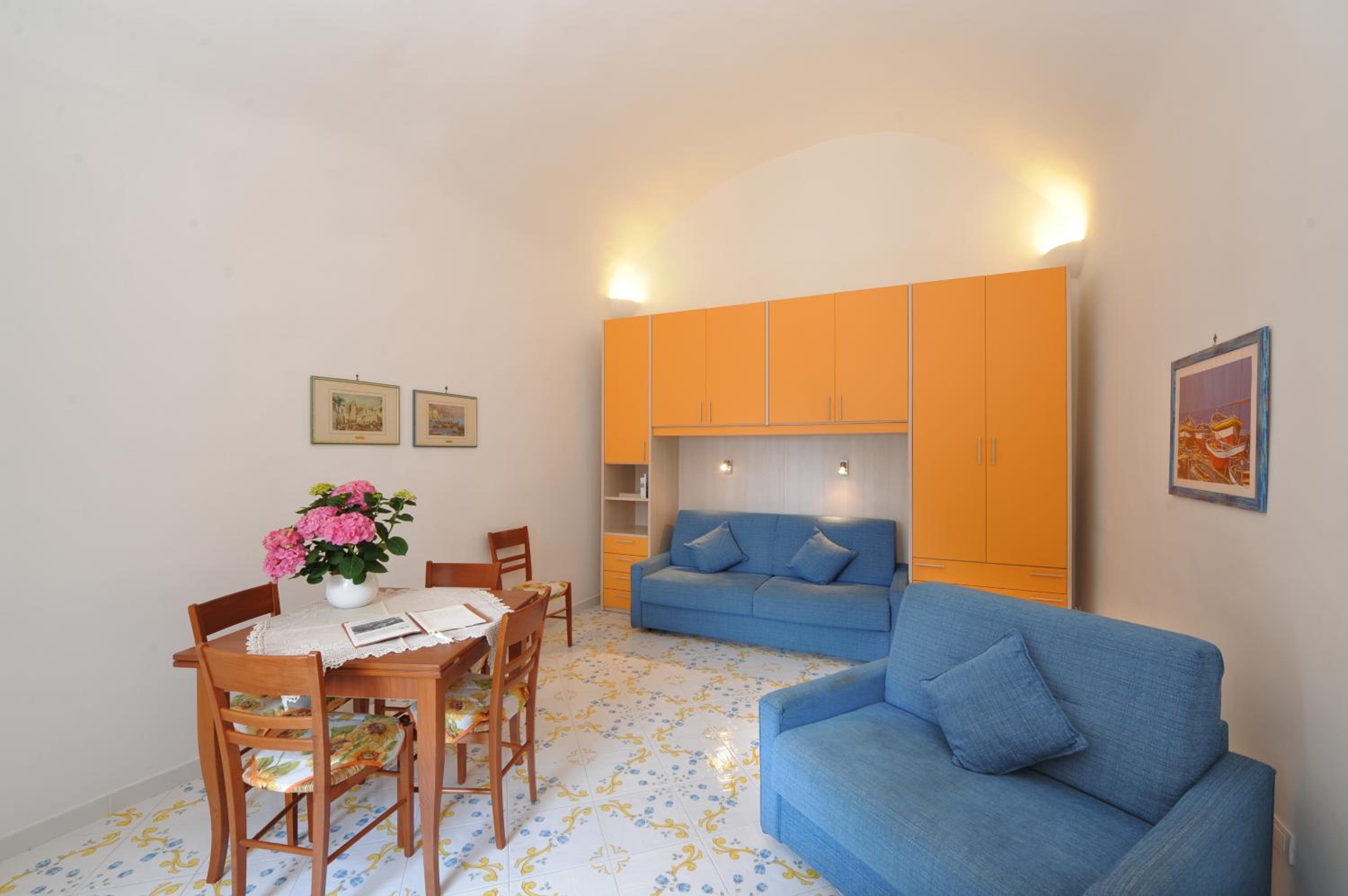 One-Bedroom Apartment photo 3