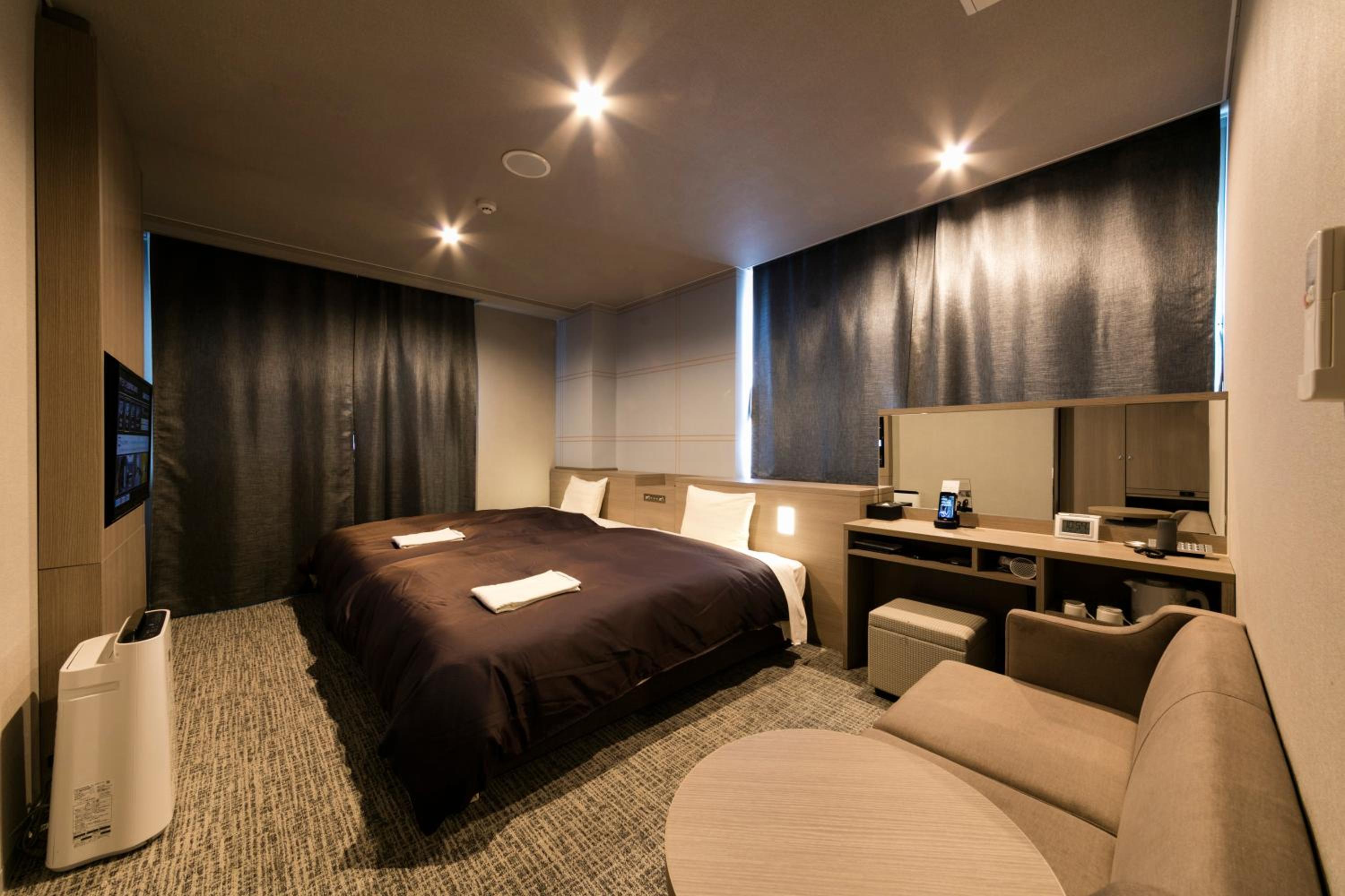 Deluxe Twin Room with Station View photo 1
