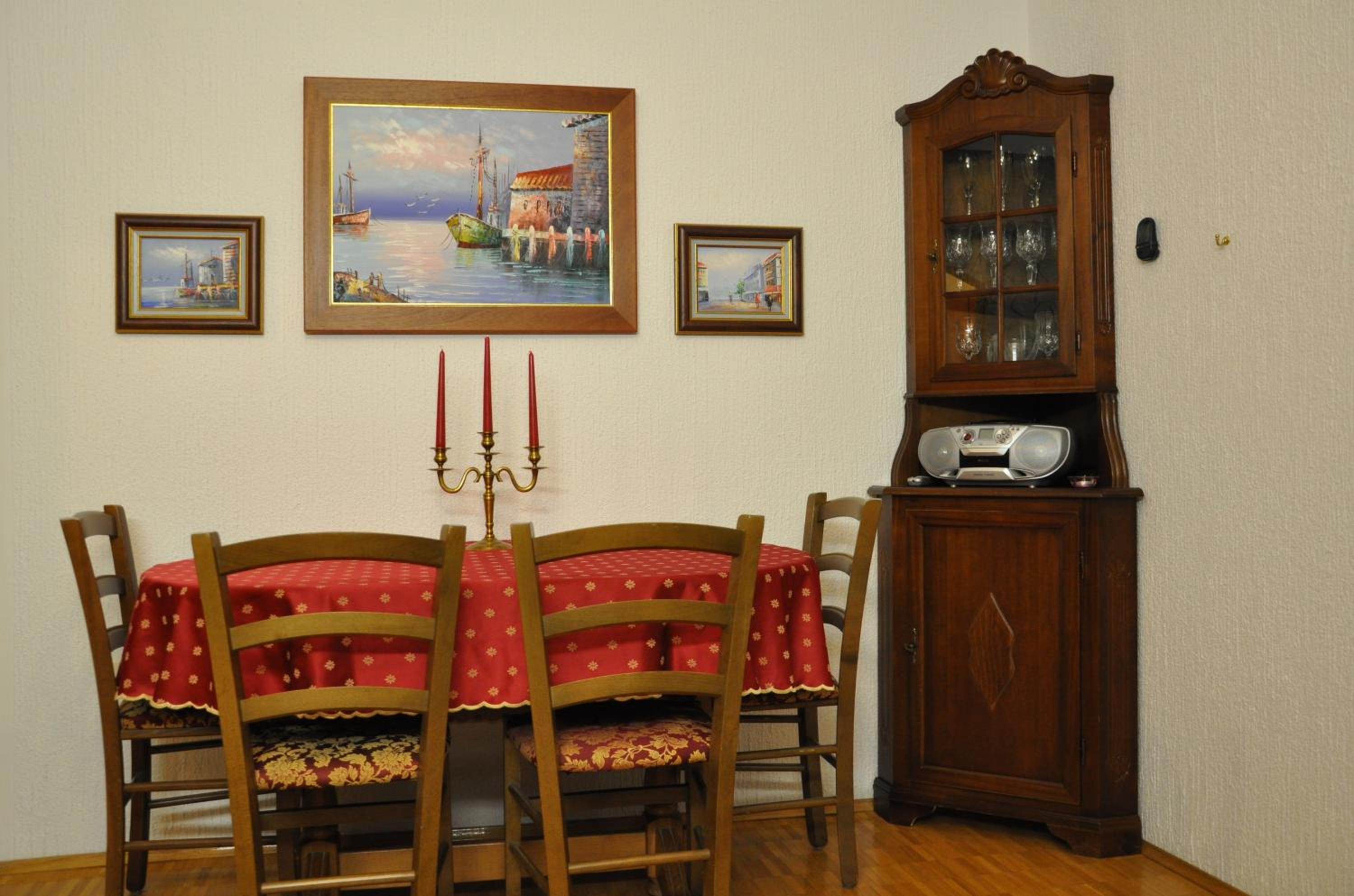 One-Bedroom Apartment with Sea View photo 1