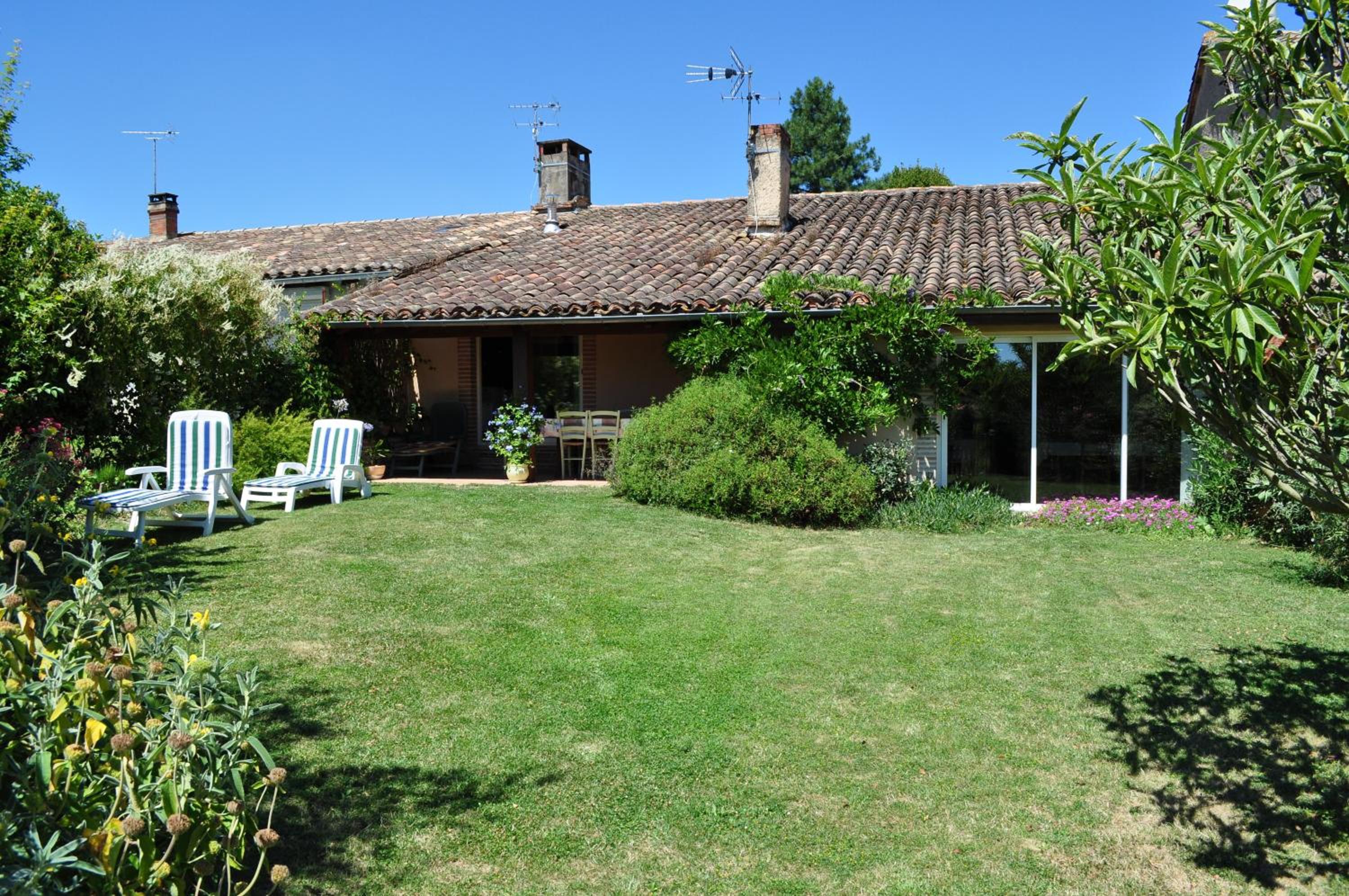 Chalet (2 Adults) - Photo 15
