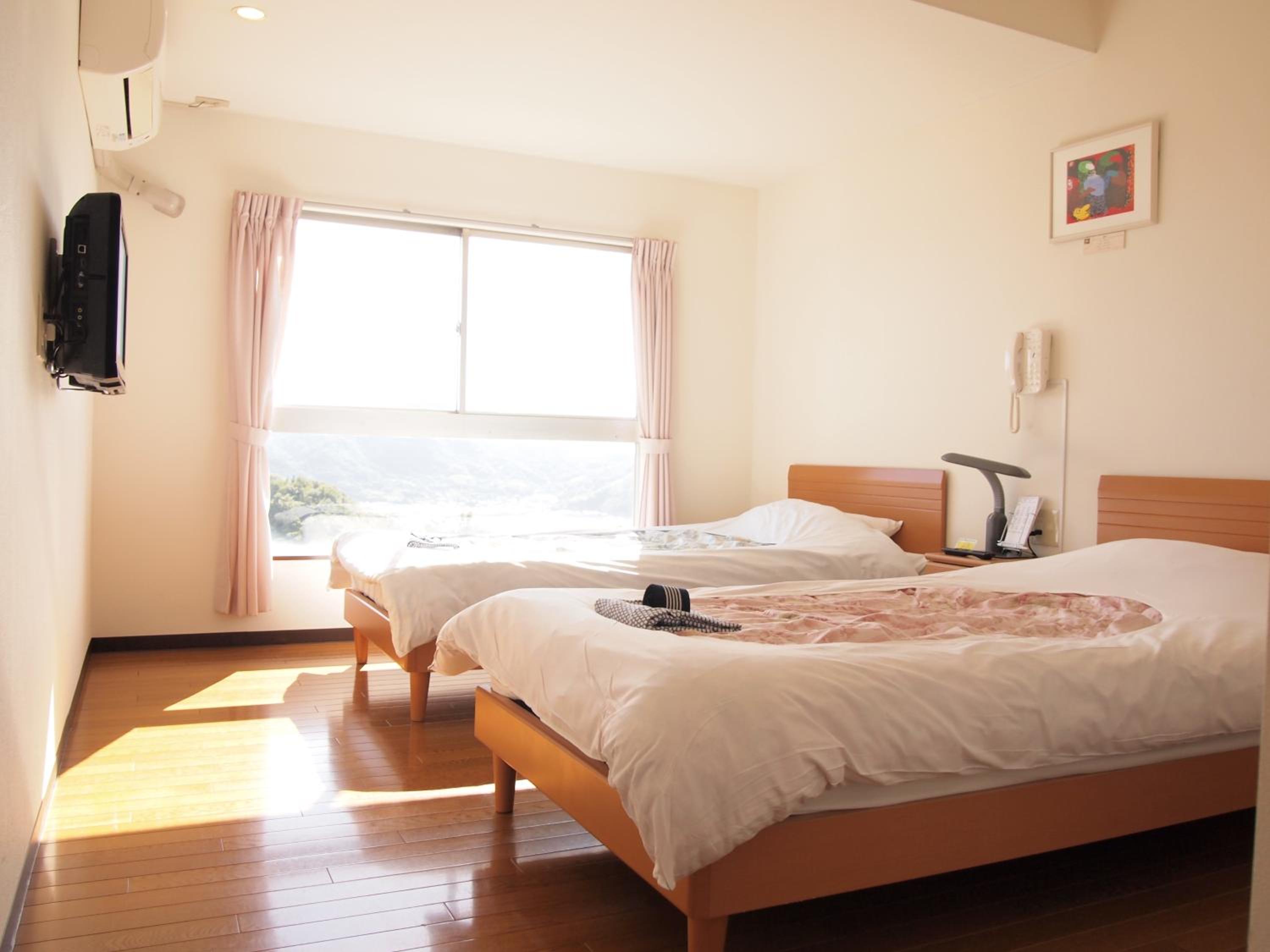 Standard Twin Room with Sea View photo 2