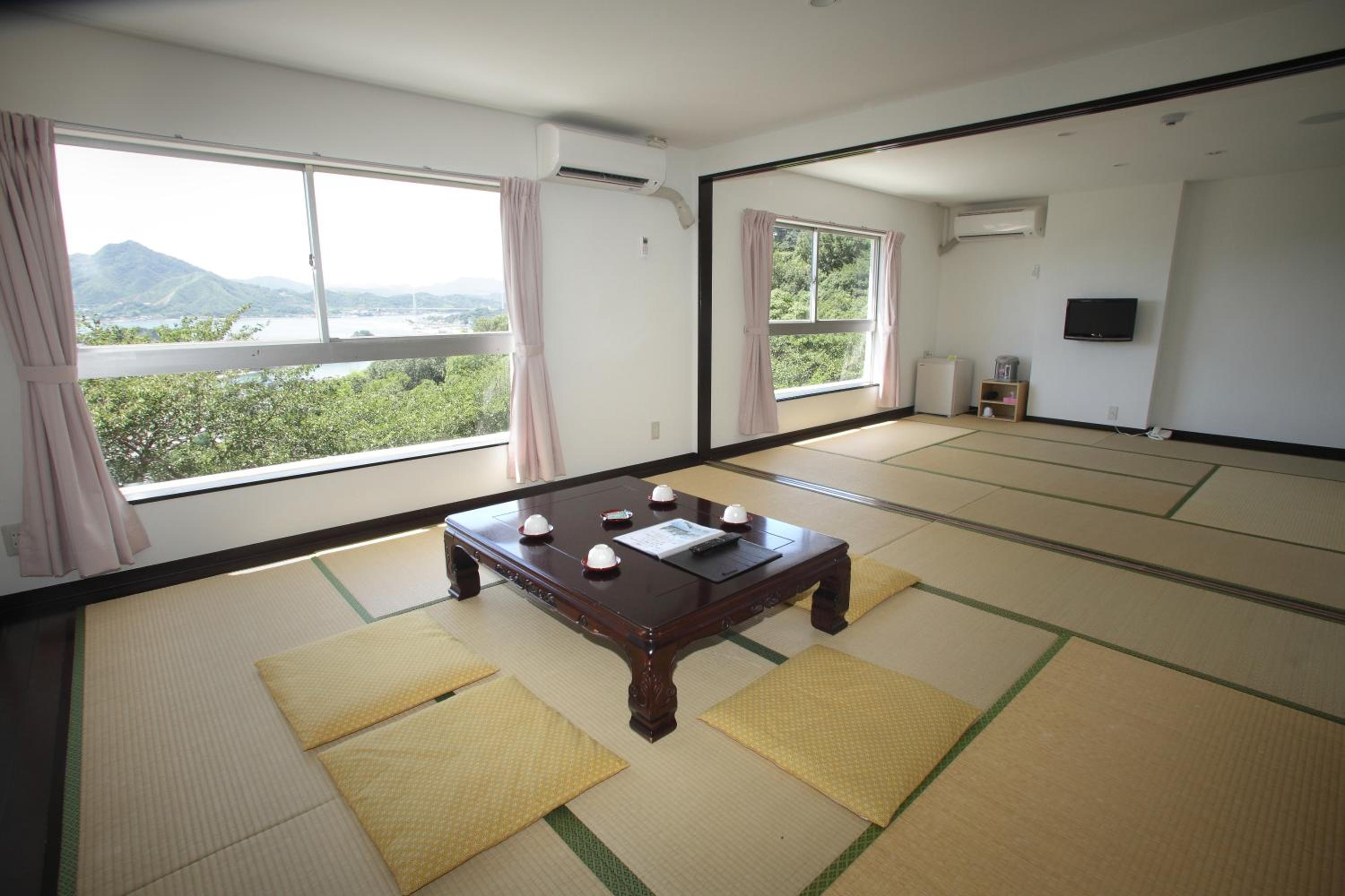 Family Room with Sea View photo 2