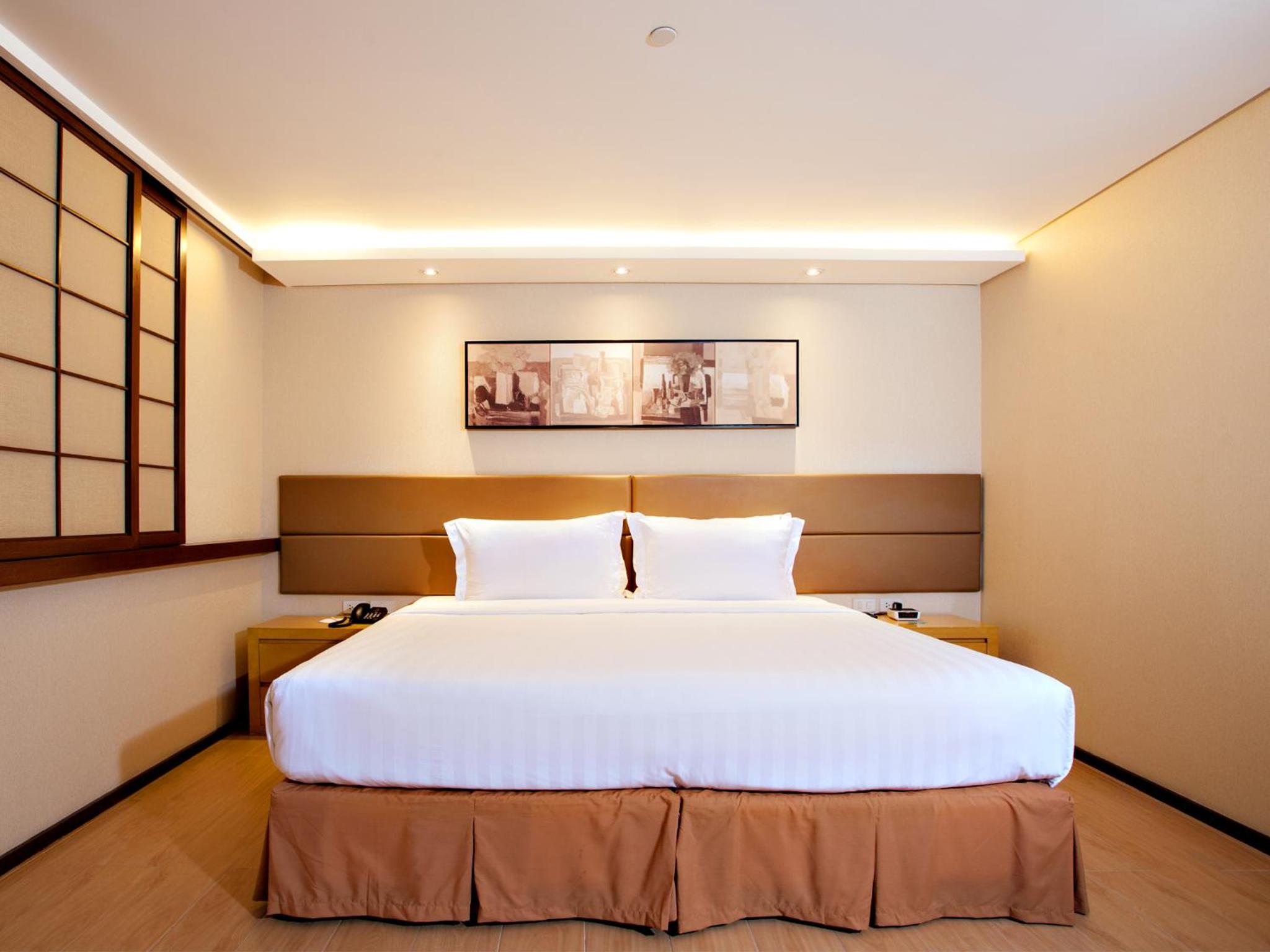 Business King Room - Photo 2