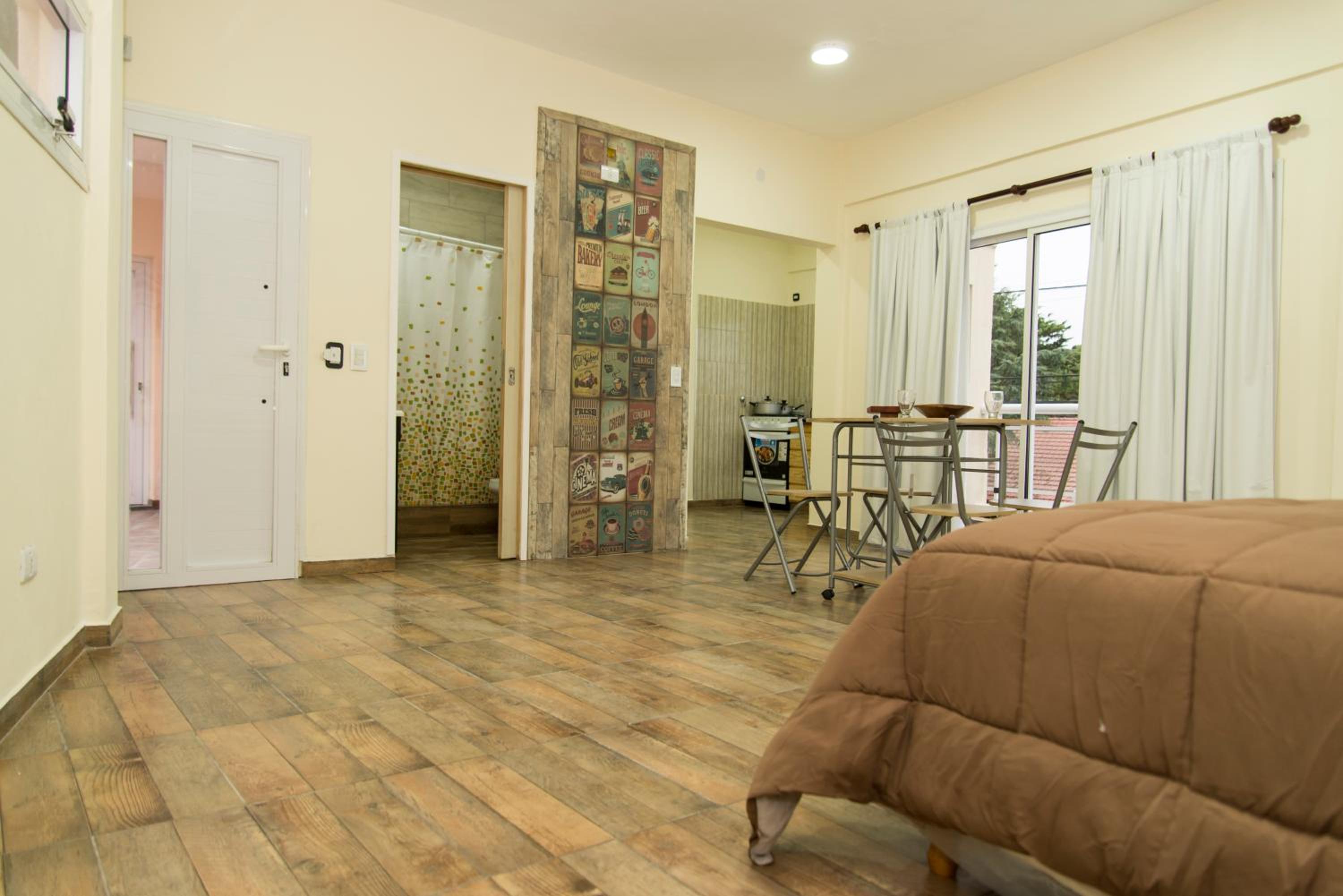 Apartment with Balcony photo 2