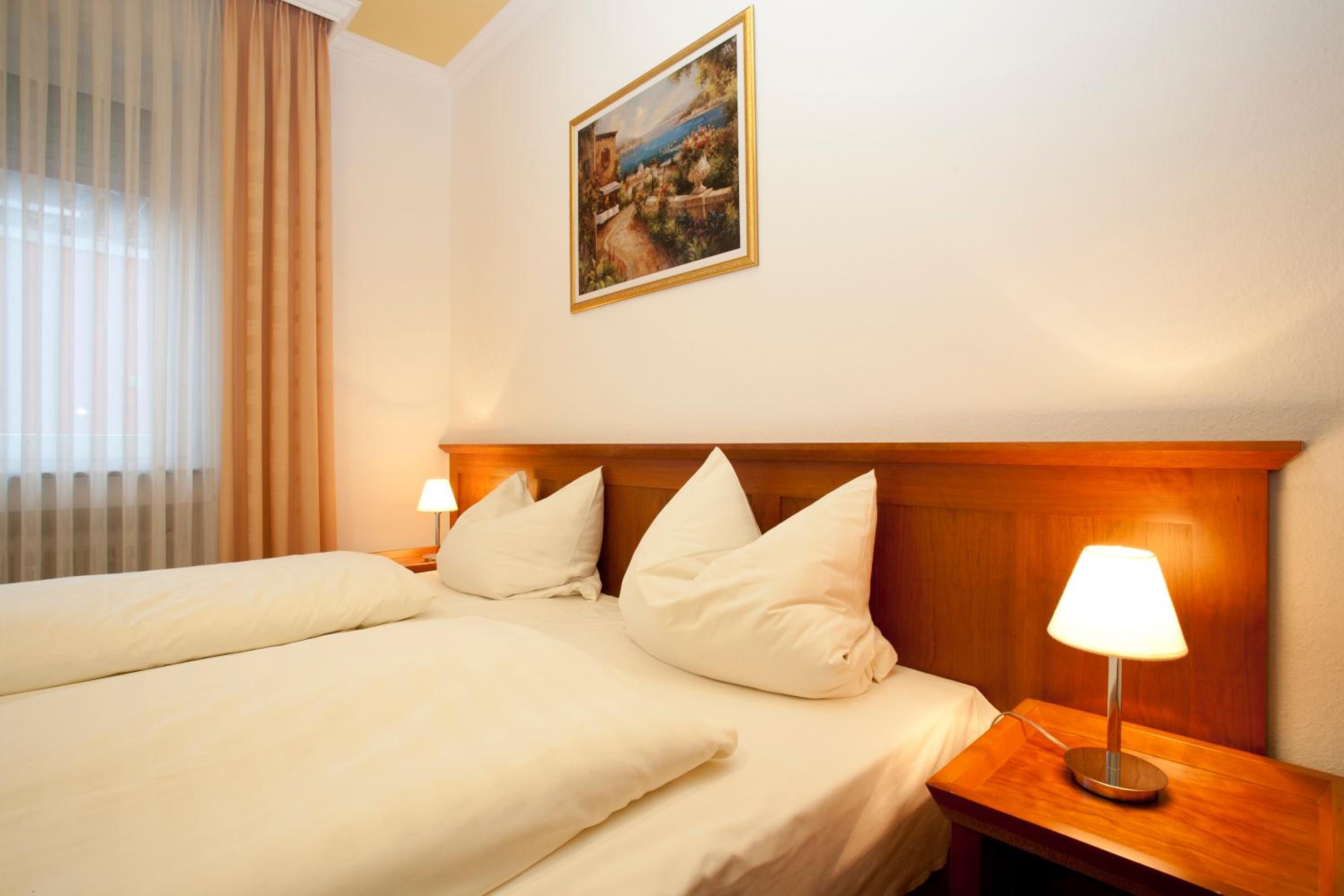 Double Room - Photo 16